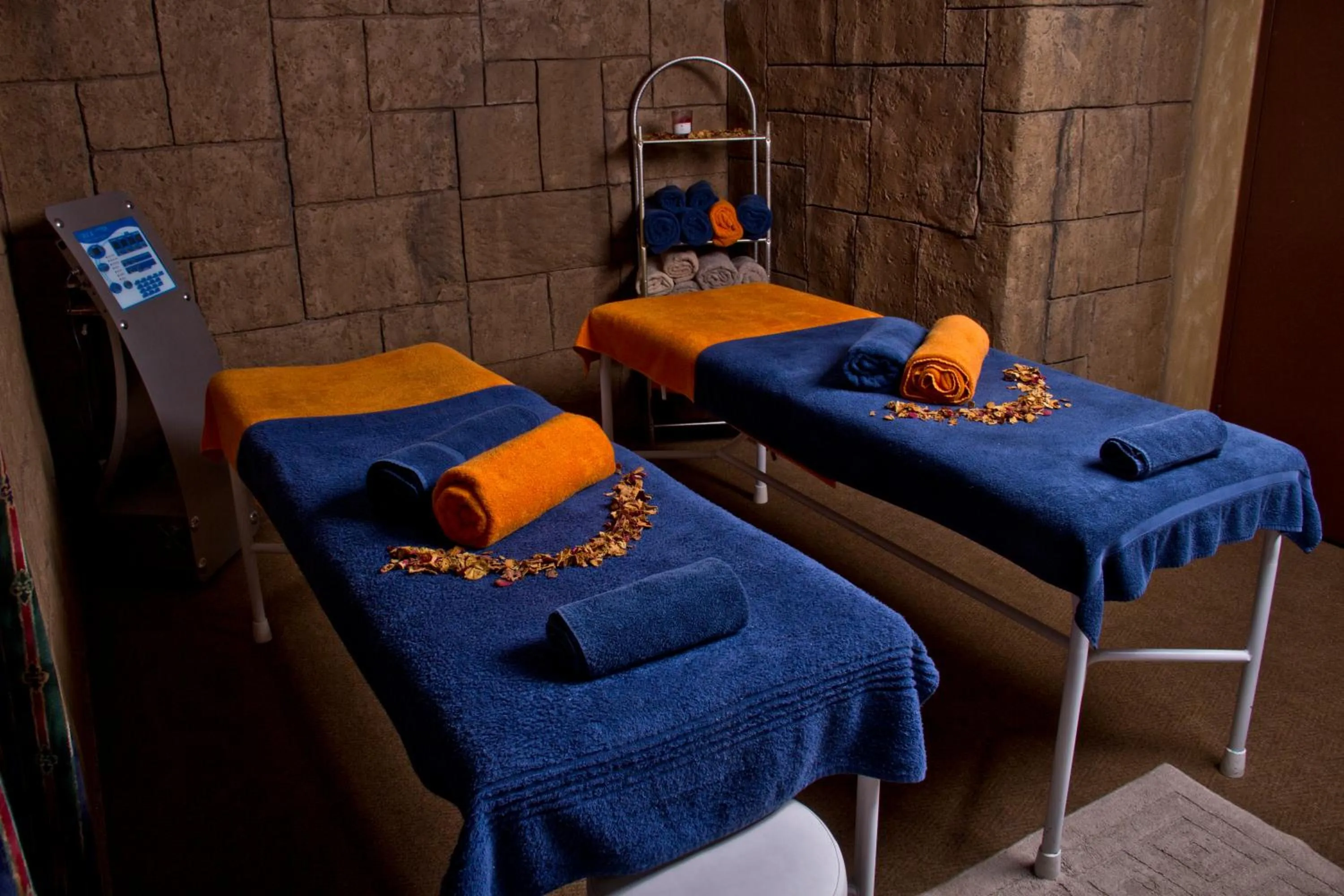 Massage in Fa'Trez Guest House & Spa
