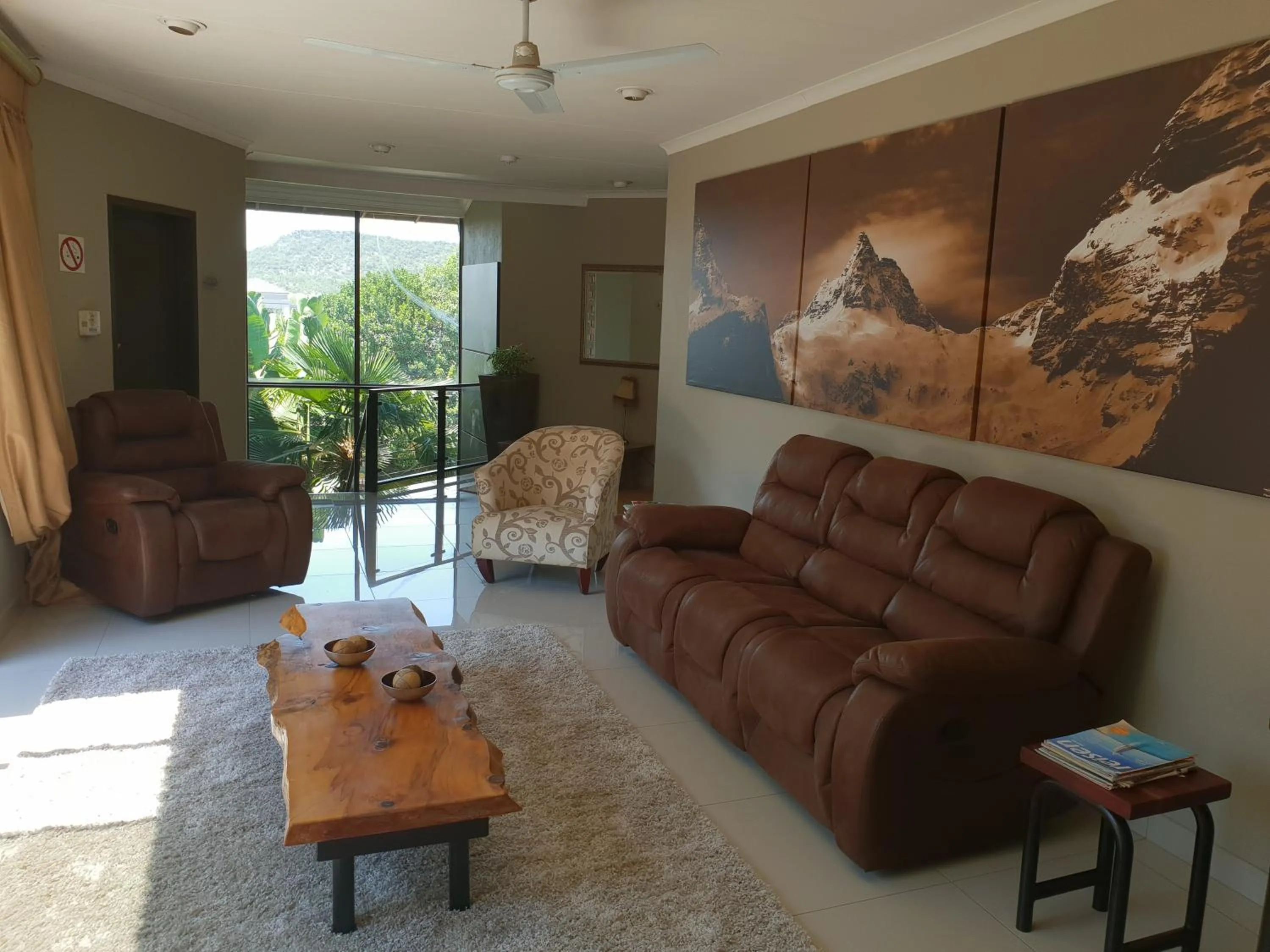 Communal lounge/ TV room in Fa'Trez Guest House & Spa