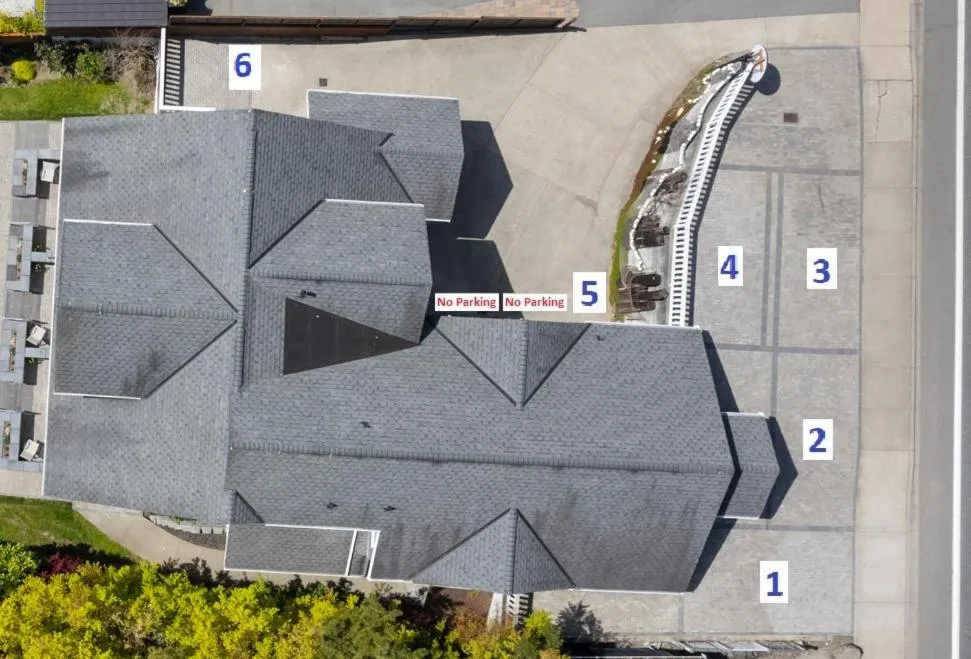 Parking in Waterfront Inn