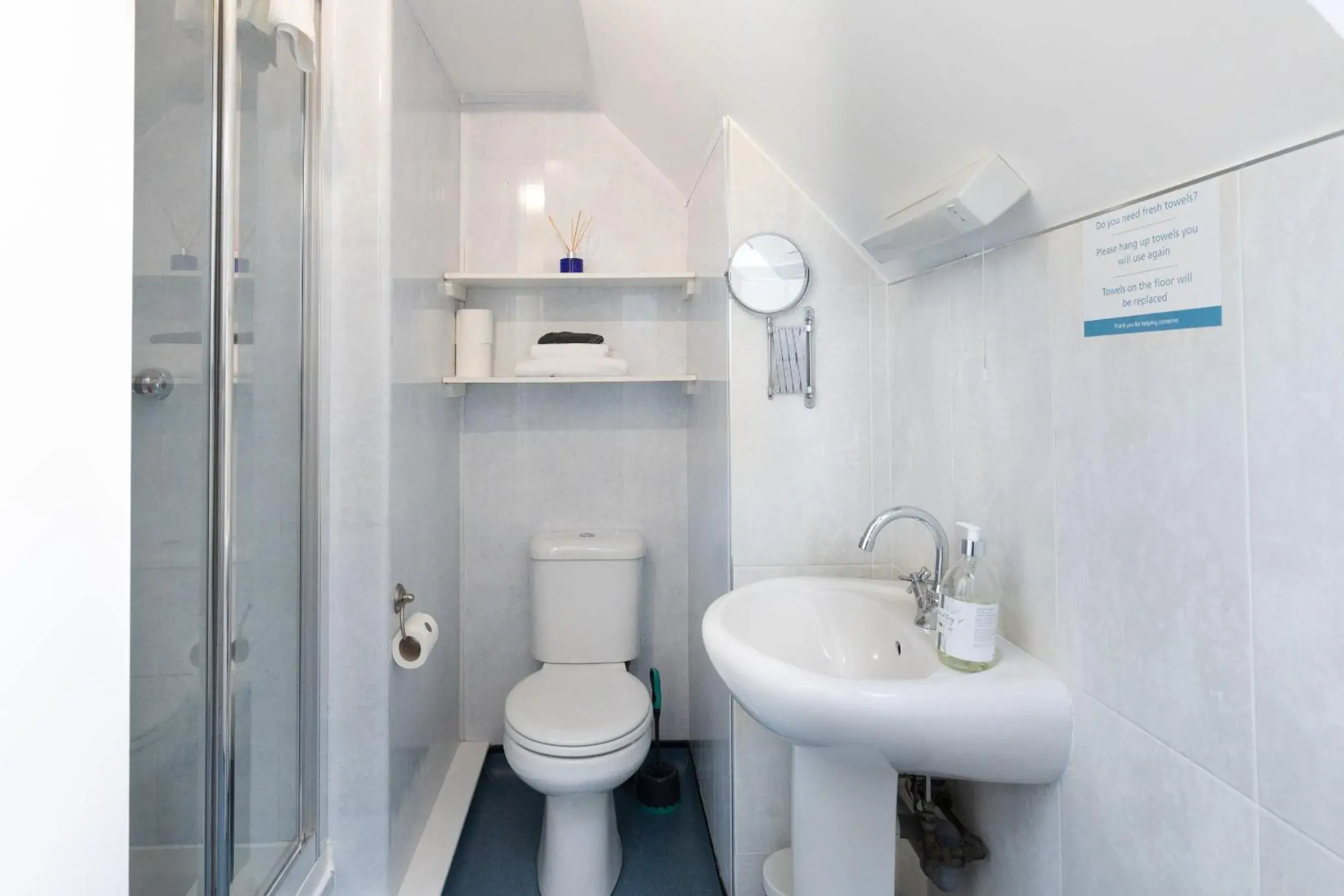 Small Double Room in Stornoway Bed and Breakfast Small Double Room in Stornoway Bed and Breakfast