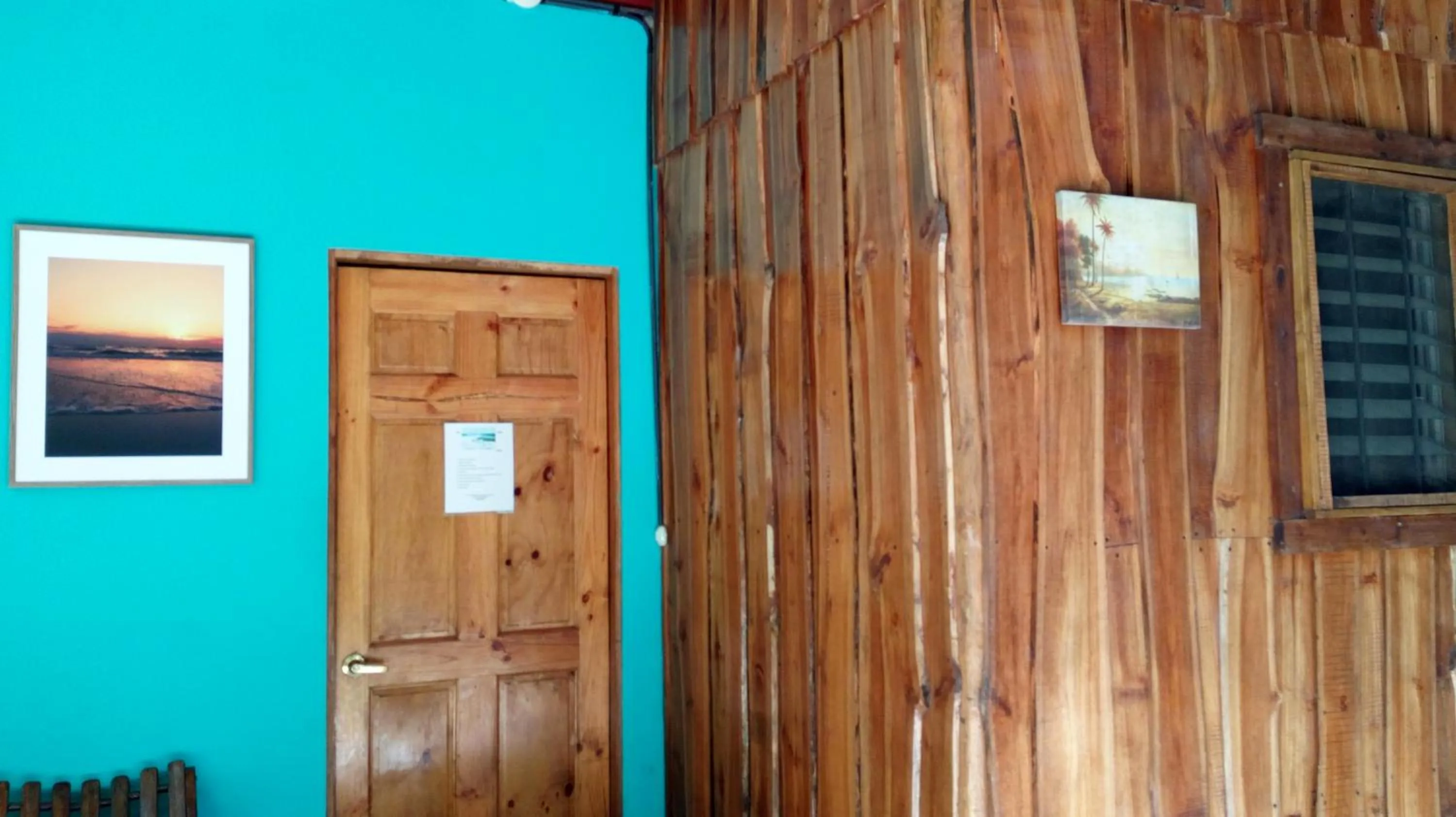 Burnt Toast Surfcamp