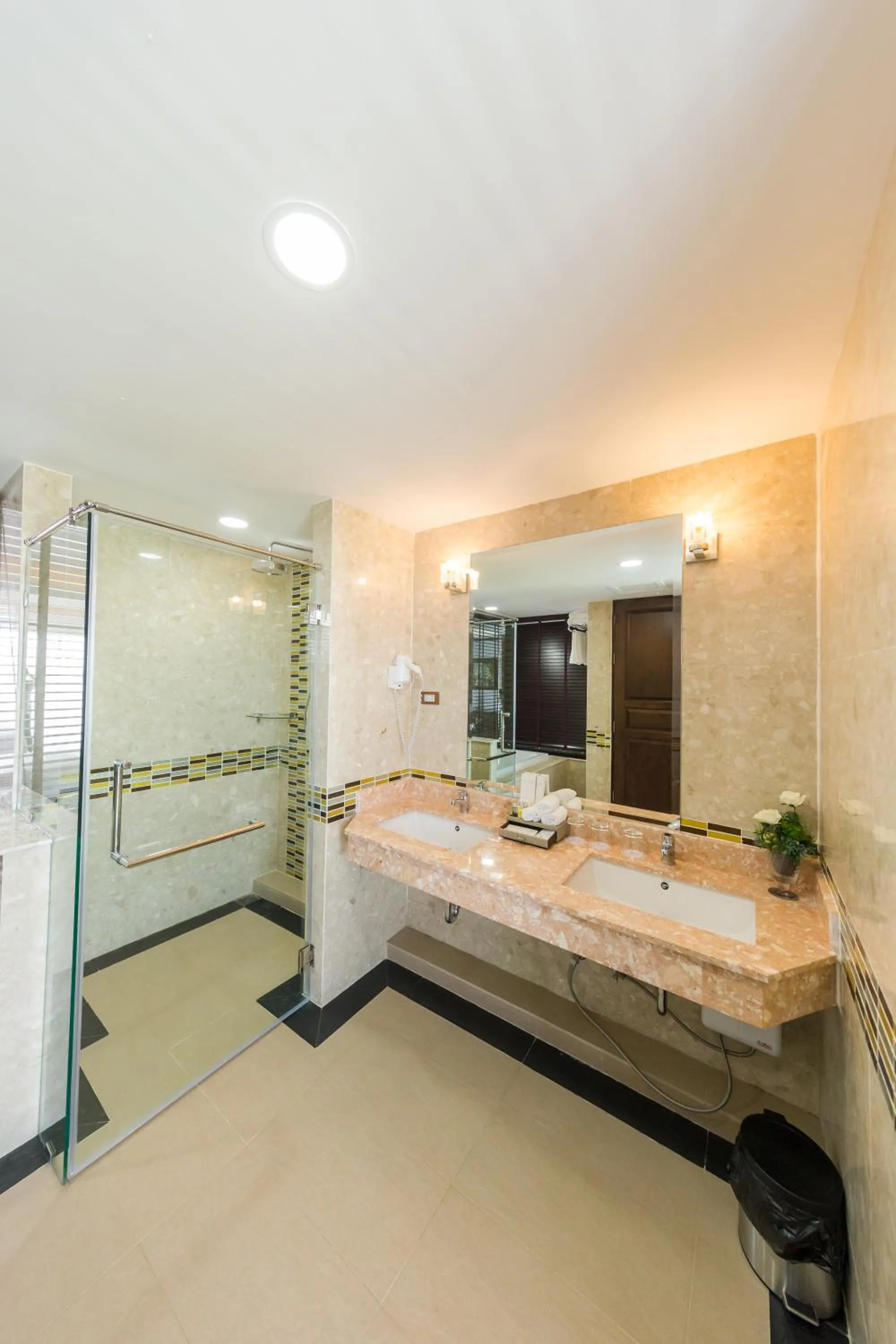 Shower in Hotel de Ladda