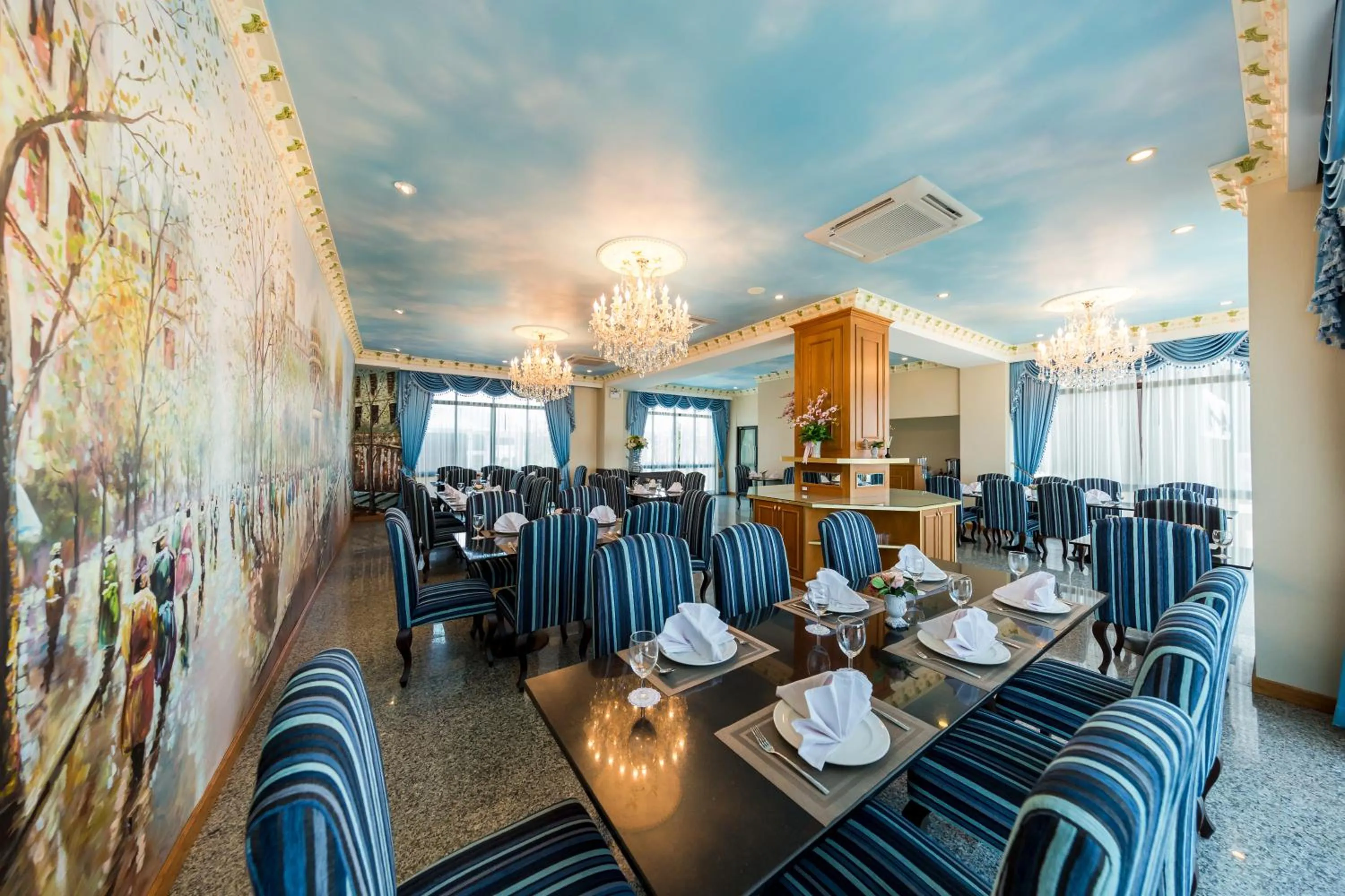 Restaurant/places to eat in Hotel de Ladda