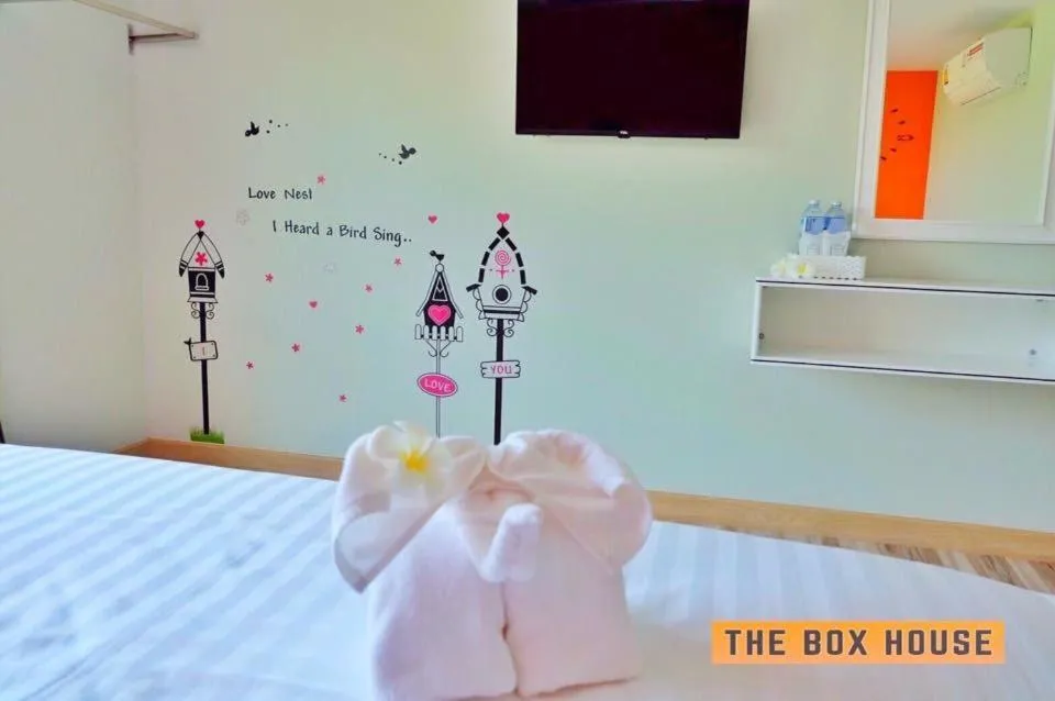 Bedroom, Bed in The Box House