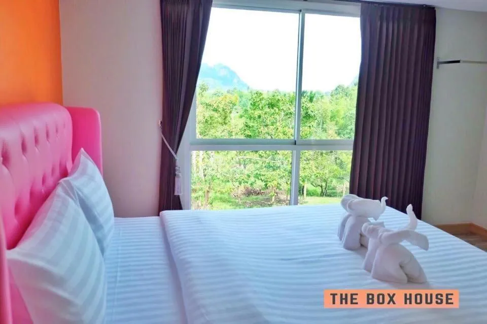 Garden view, Bed in The Box House