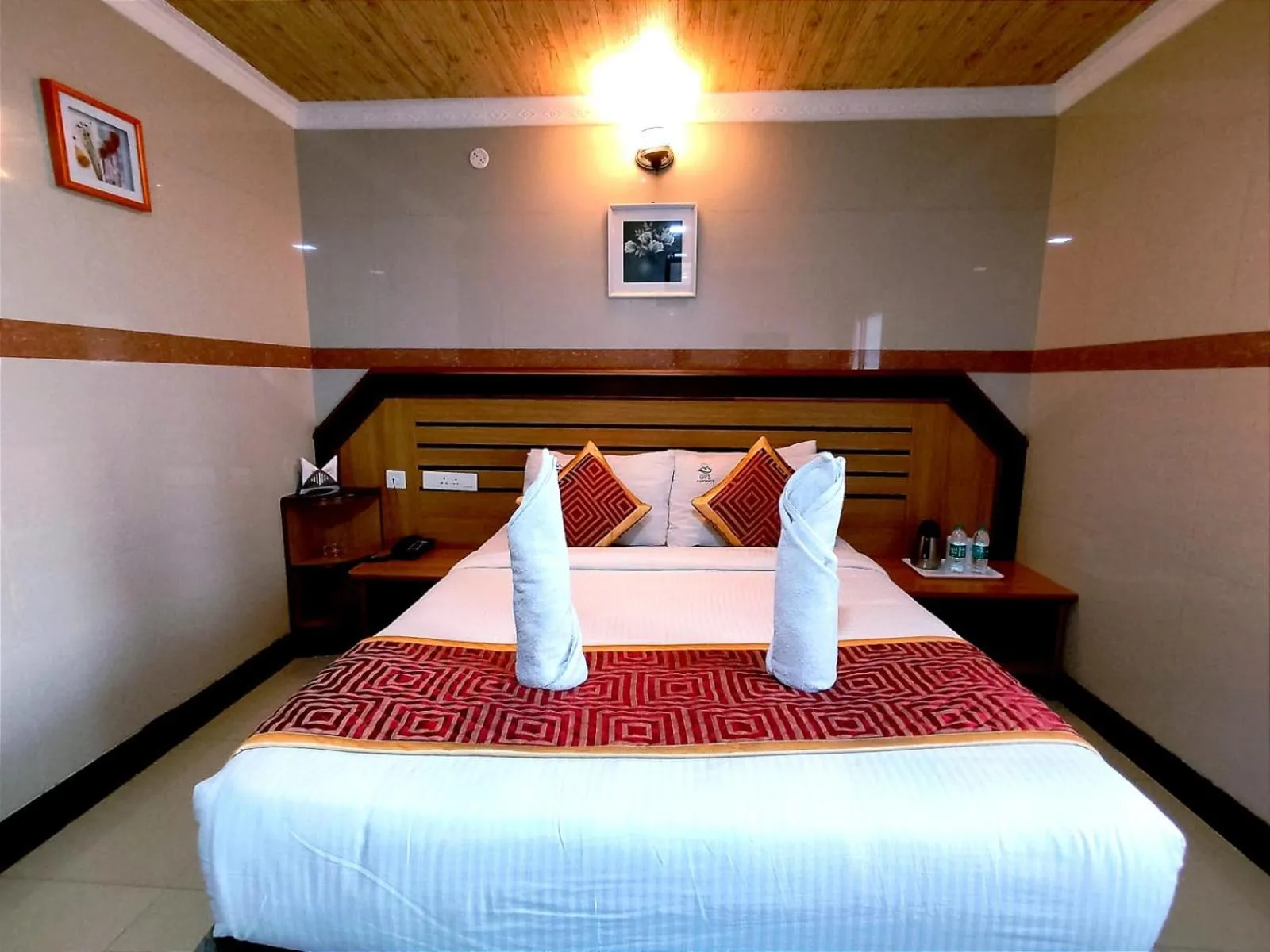 Bed in Hotel GVS Residency