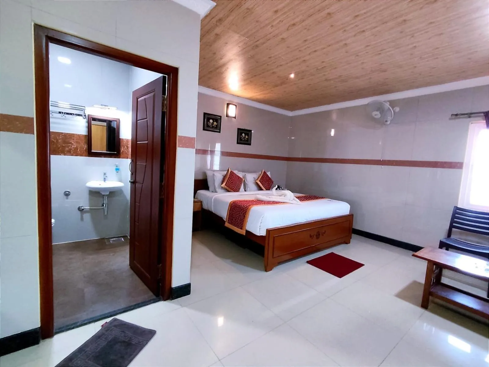 Bed in Hotel GVS Residency