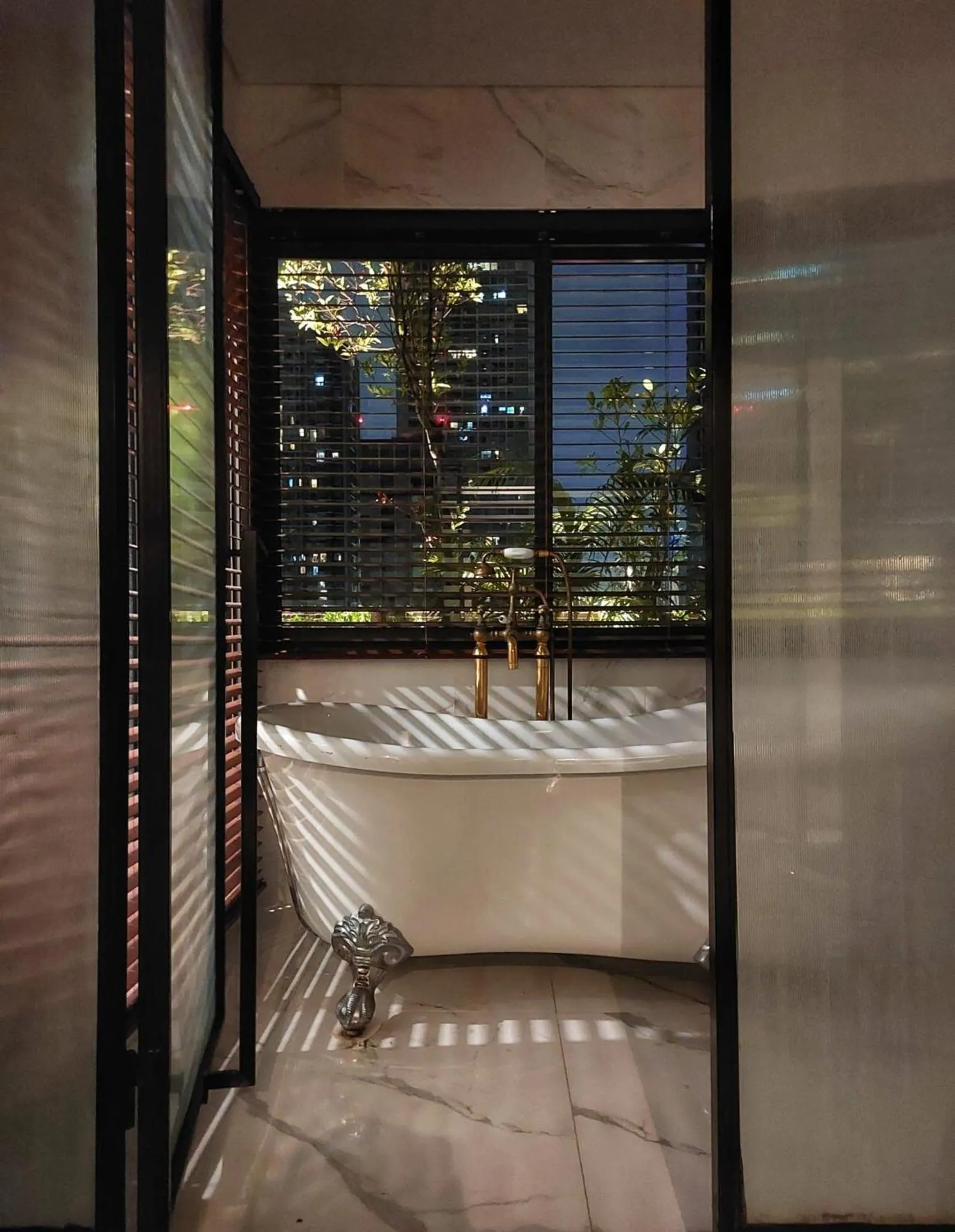 Bathroom in IR-ON Hotel