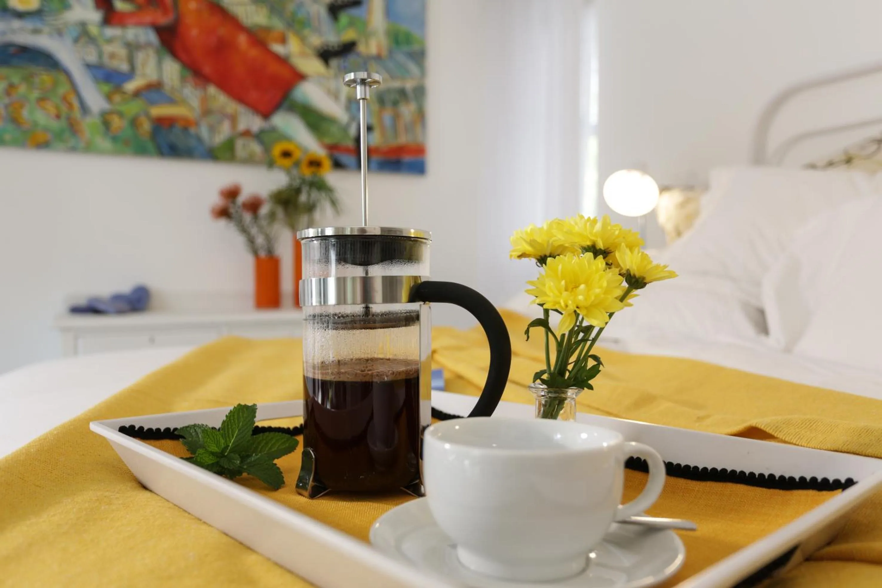 Coffee/tea facilities, Bed in Waterland Lodge