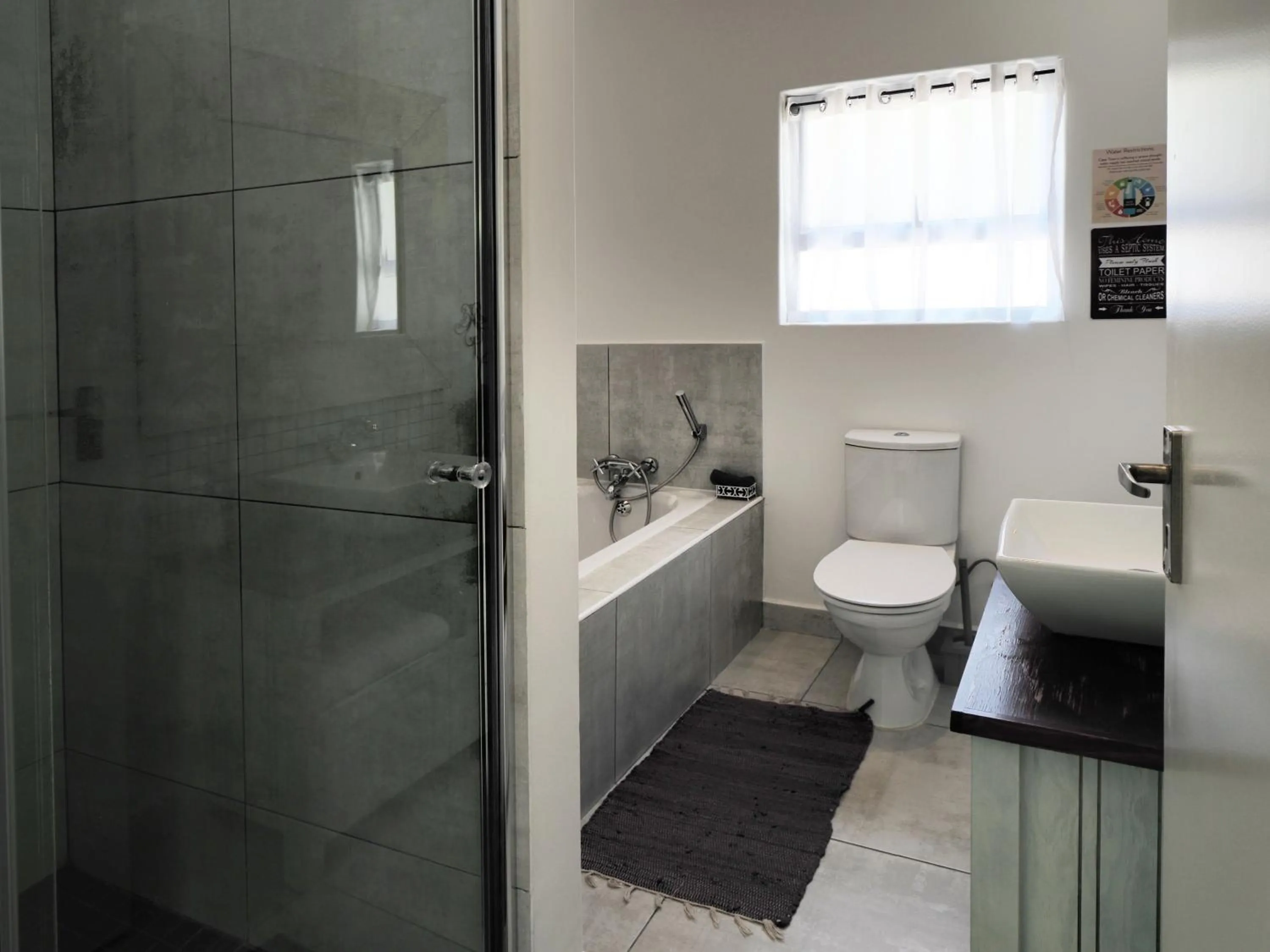 Bathroom in Waterland Lodge