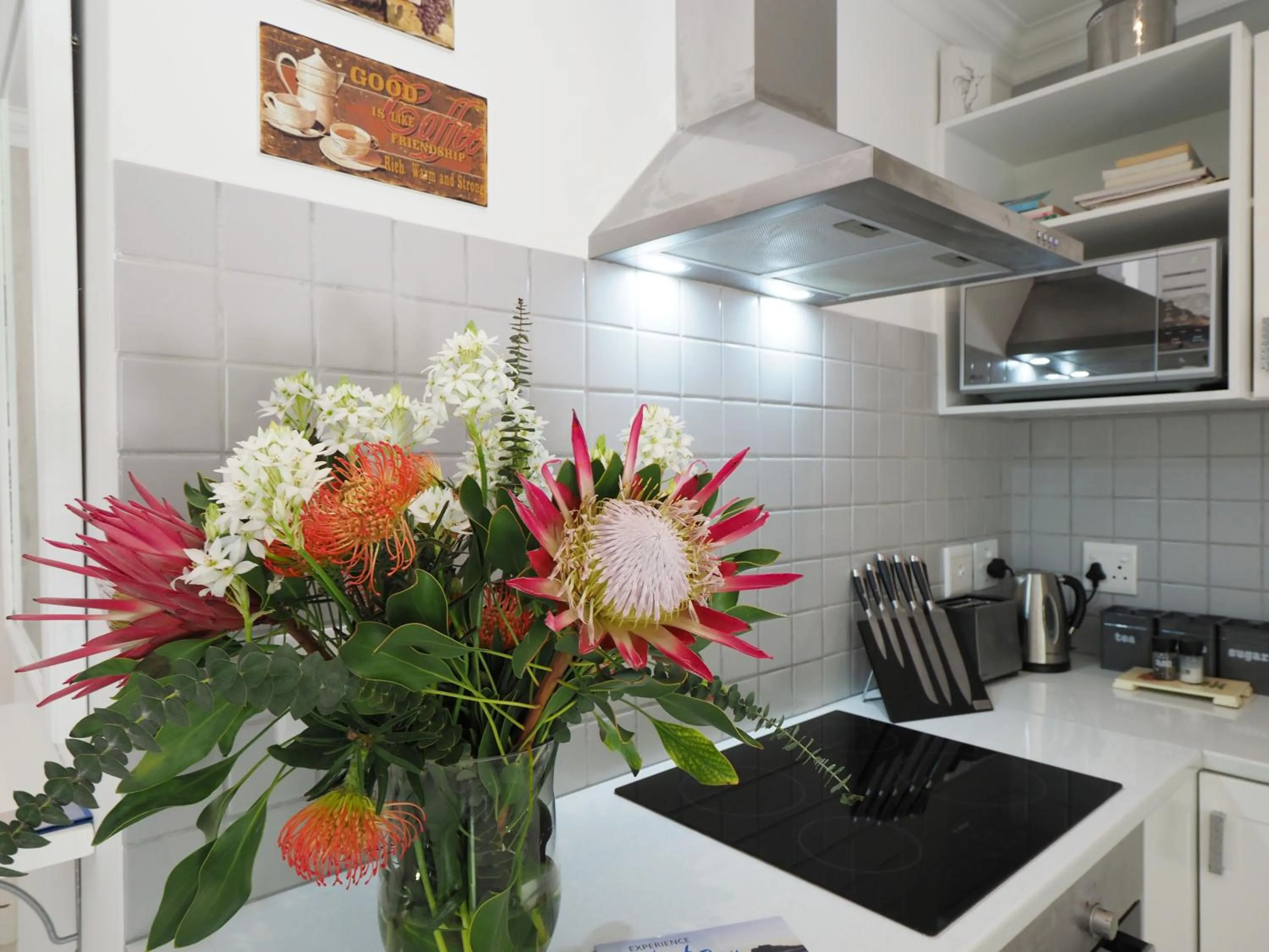 Kitchen or kitchenette in Waterland Lodge