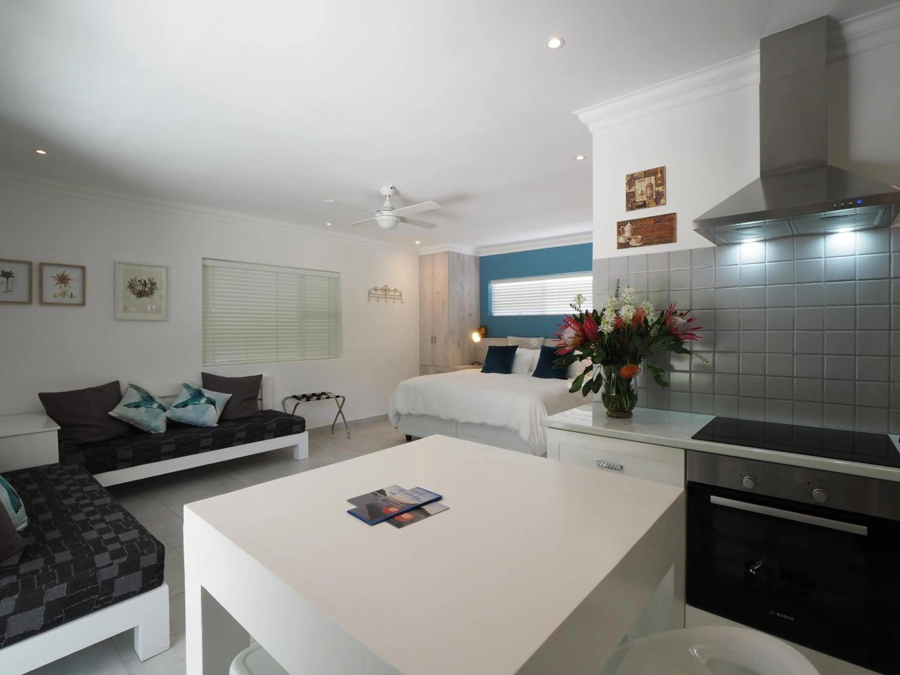 Kitchen or kitchenette in Waterland Lodge