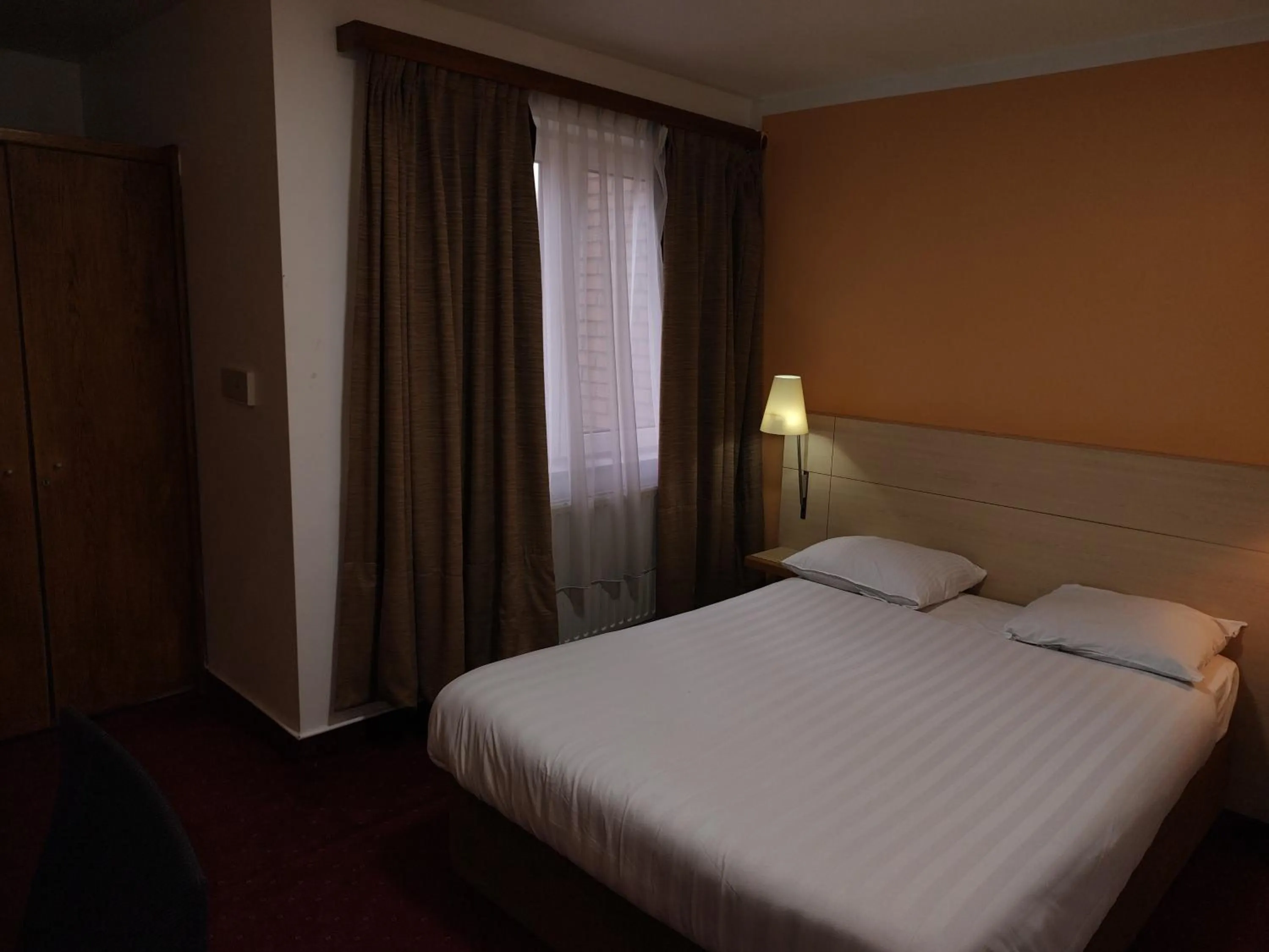 Photo of the whole room, Bed in Hotel Evergreen