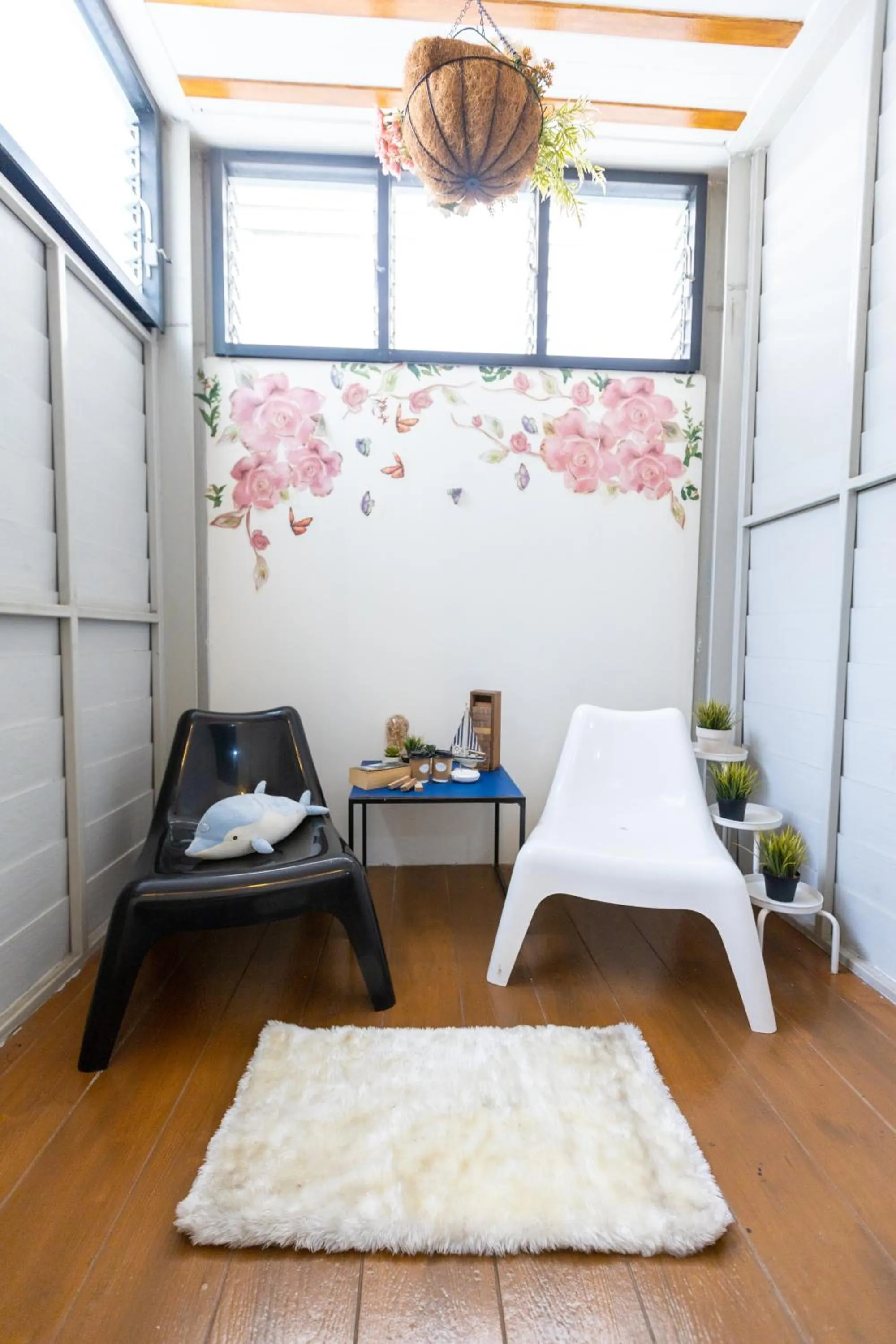 Seating area, Bed in Pace Residence Pattaya