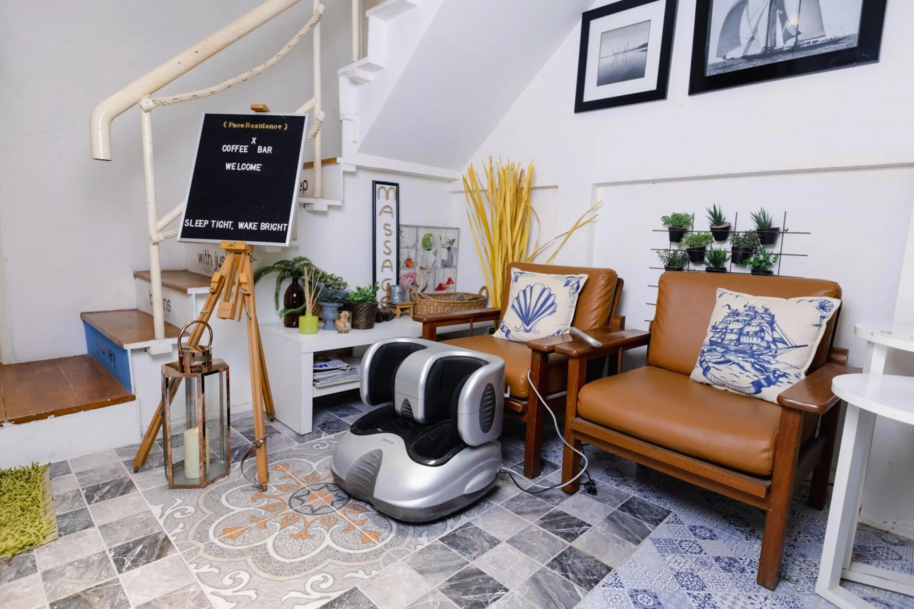 Communal lounge/ TV room in Pace Residence Pattaya