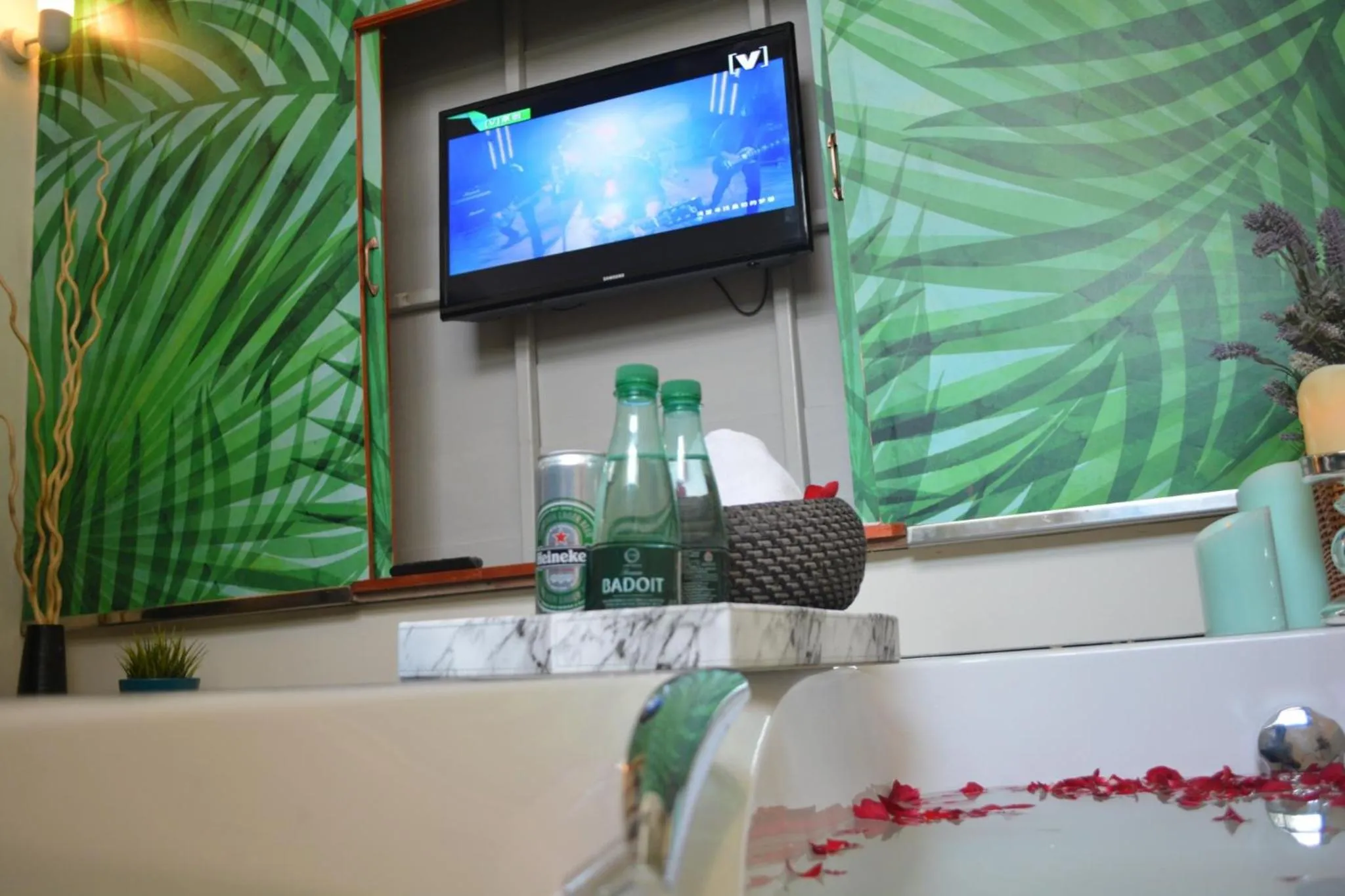 Bath in Pace Residence Pattaya