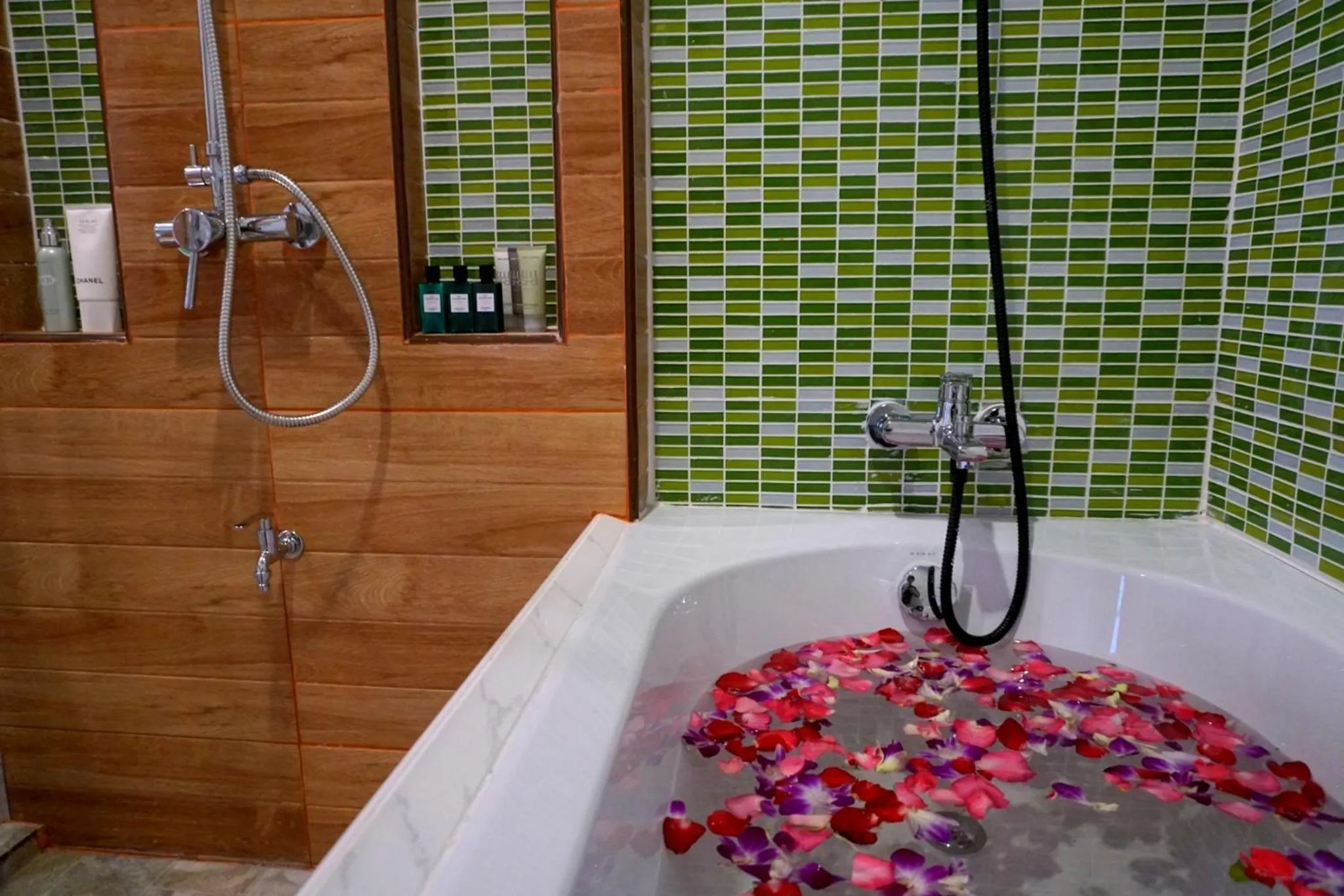 Bath in Pace Residence Pattaya