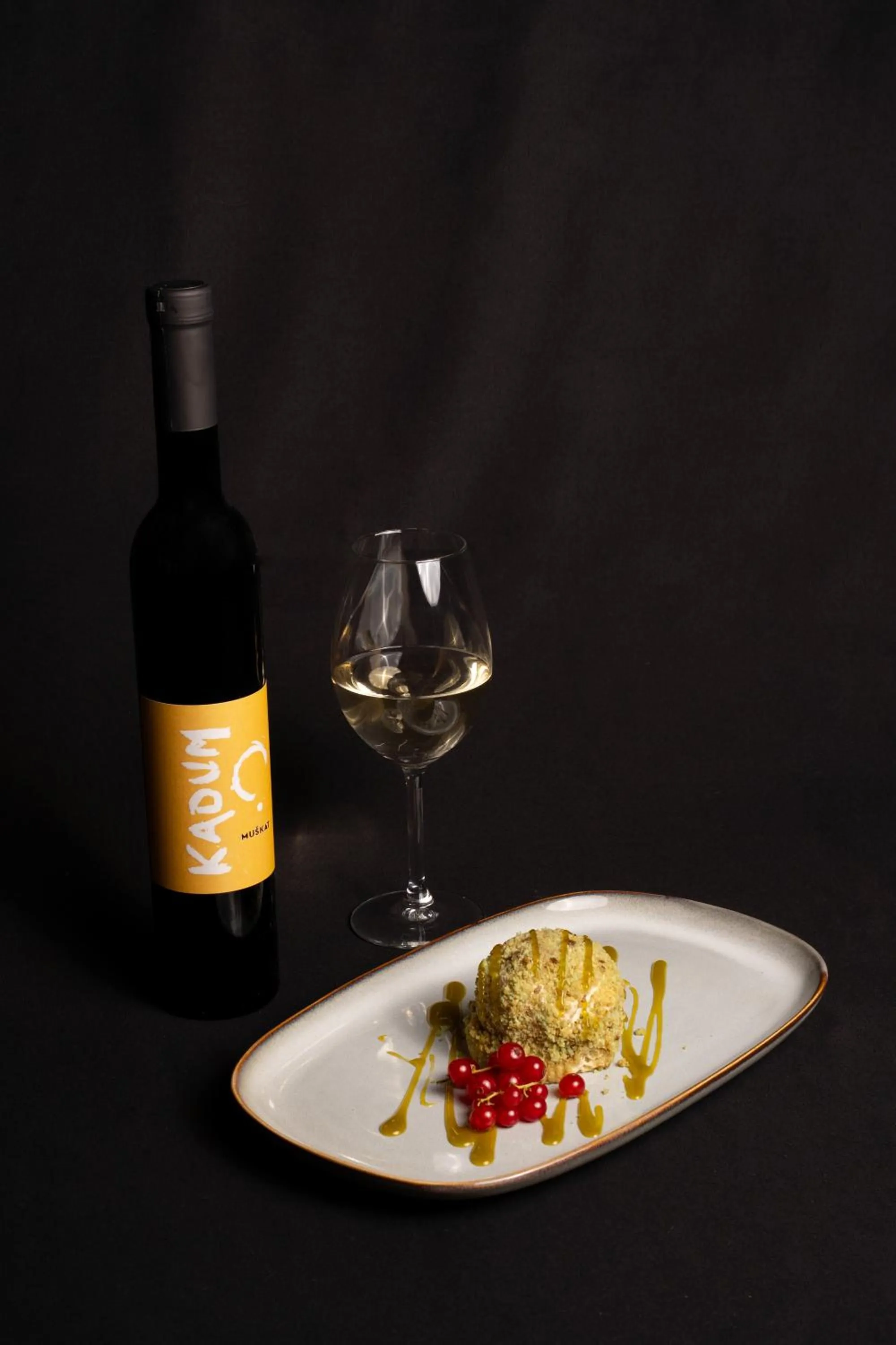 Restaurant/places to eat in Hotel Marina