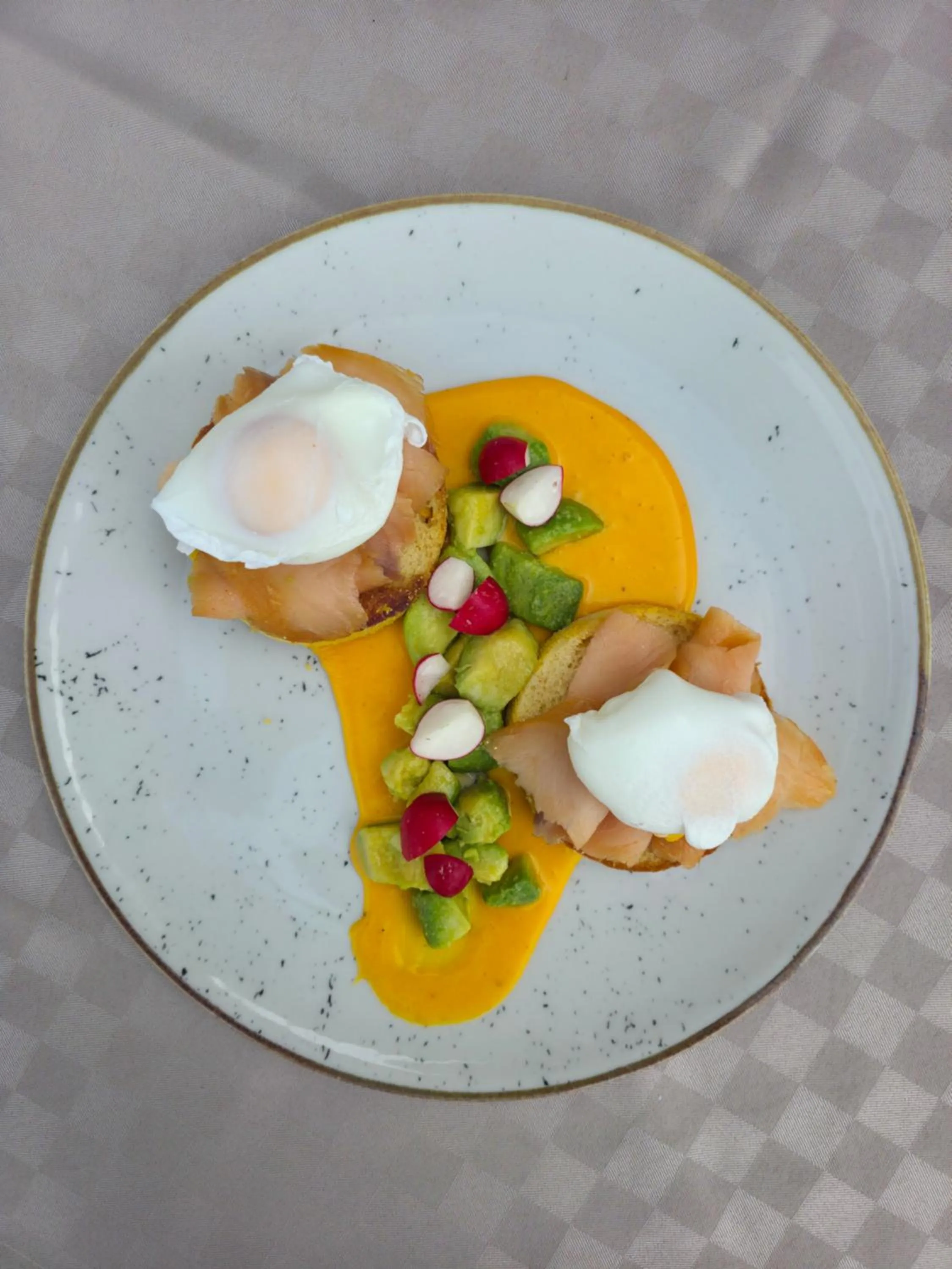 Restaurant/places to eat in Hotel Marina