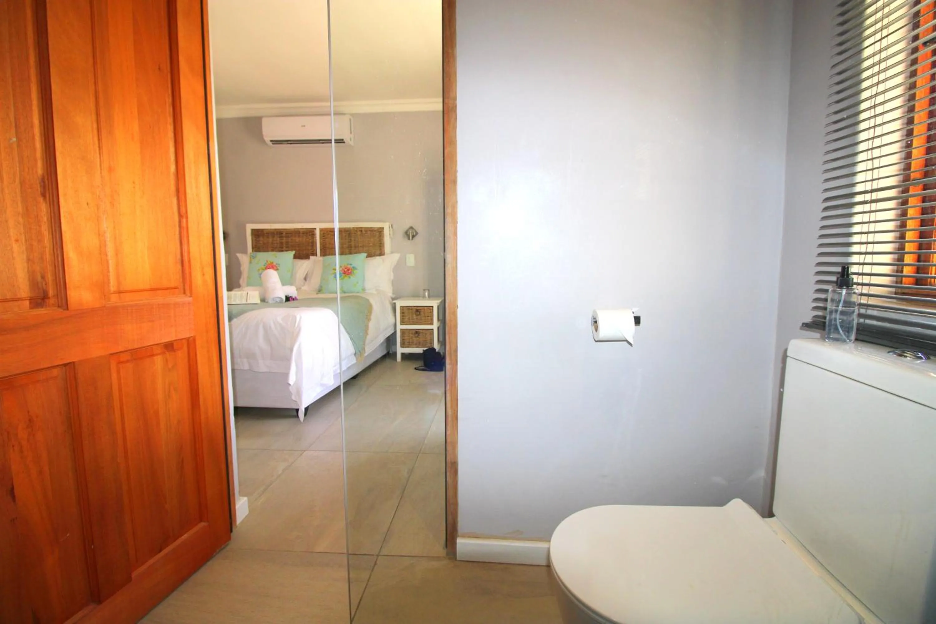Shower, Bed in Lauradale Accommodation