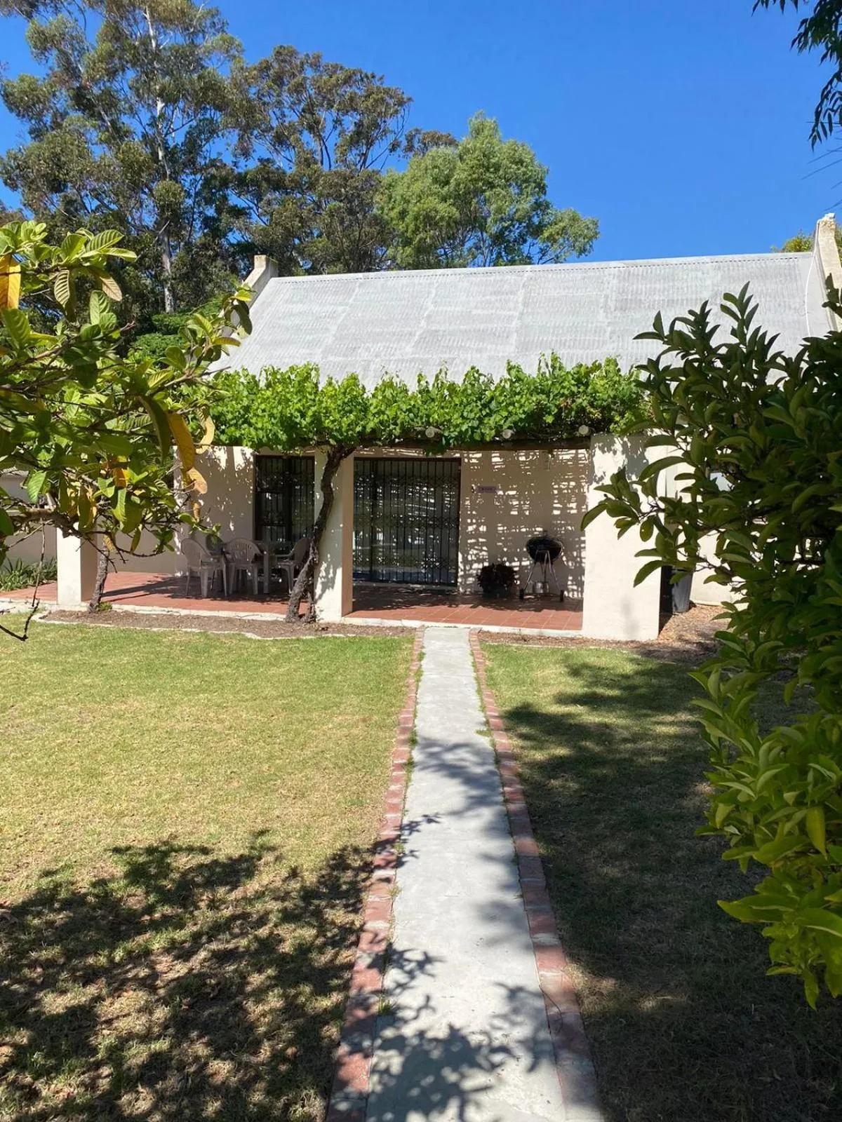 Property building in Lauradale Accommodation