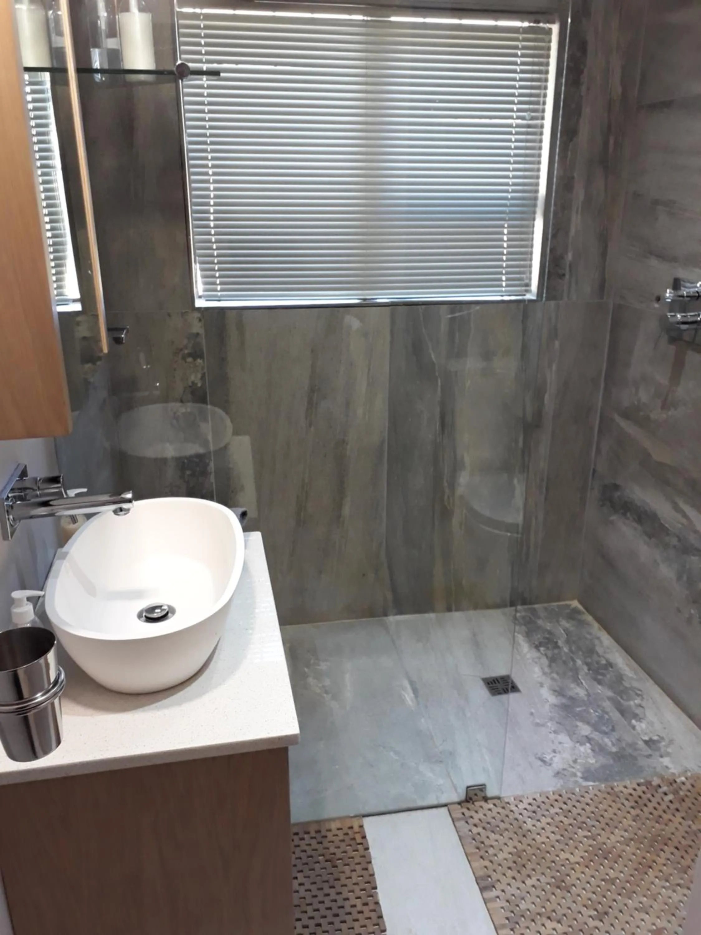 Shower in Lauradale Accommodation