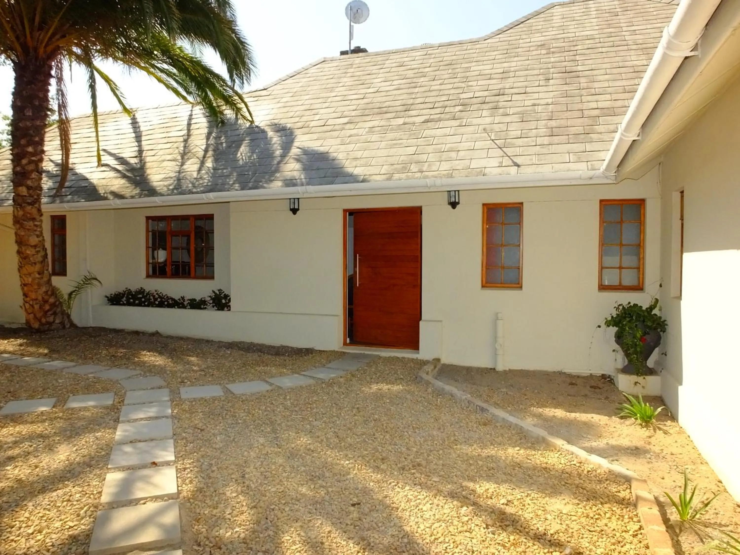 Property building in Lauradale Accommodation