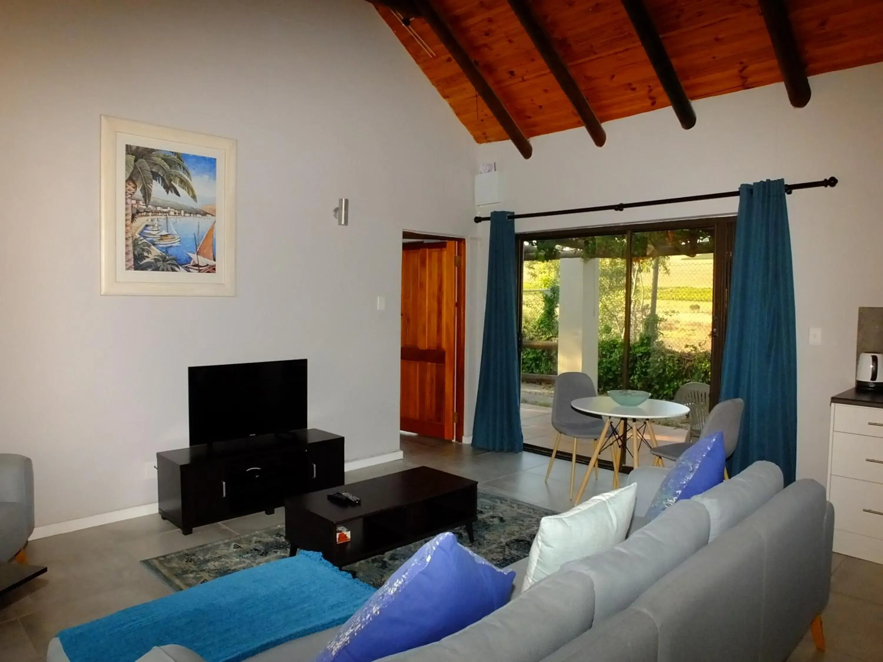One-Bedroom Cottage in Lauradale Accommodation One-Bedroom Cottage in Lauradale Accommodation