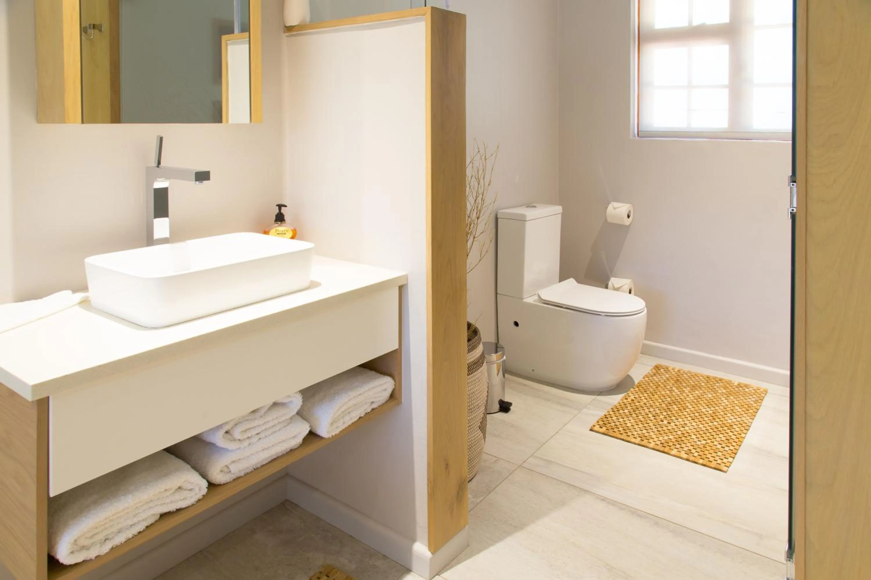 Toilet in Lauradale Accommodation