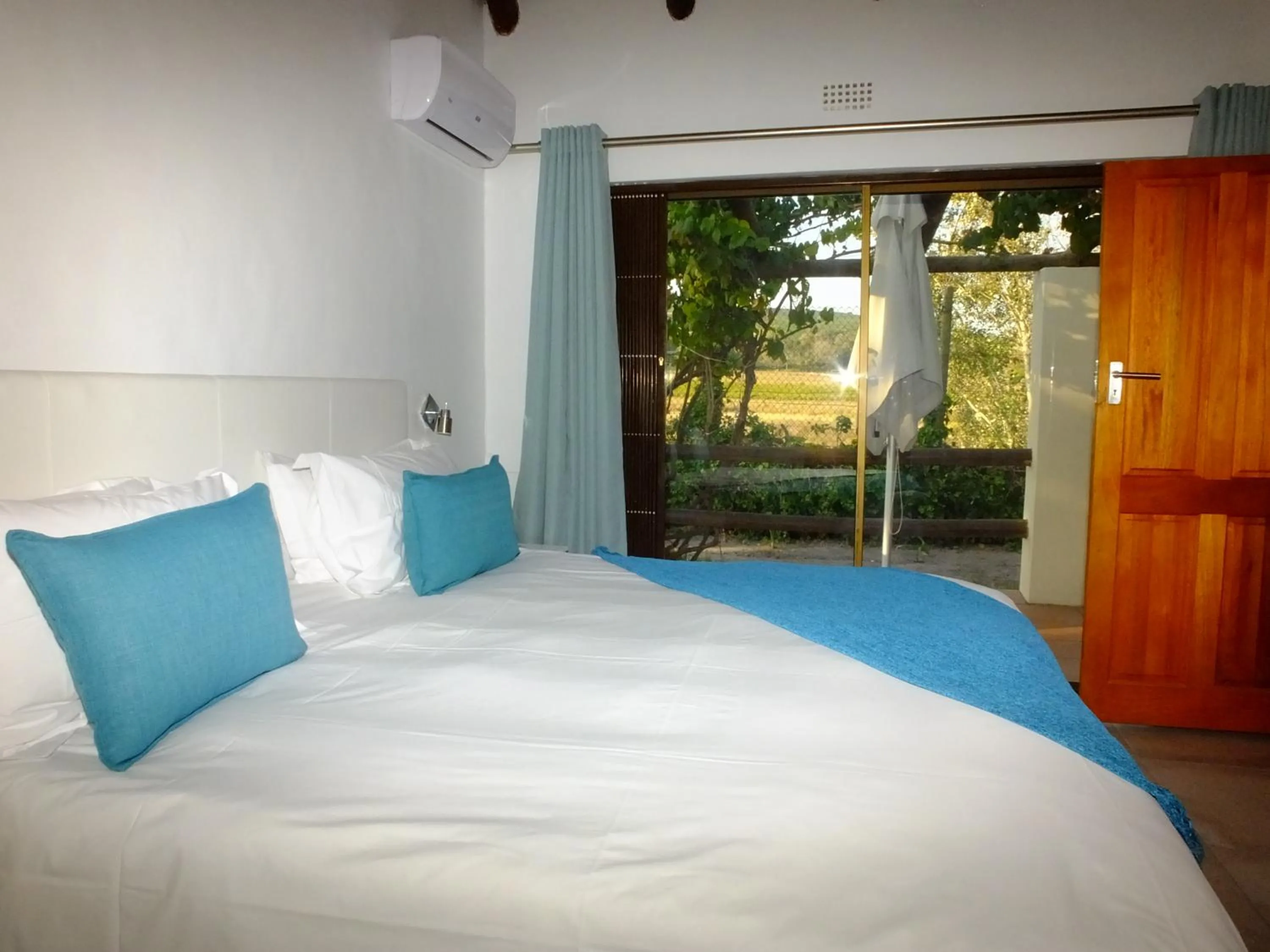 View (from property/room), Bed in Lauradale Accommodation