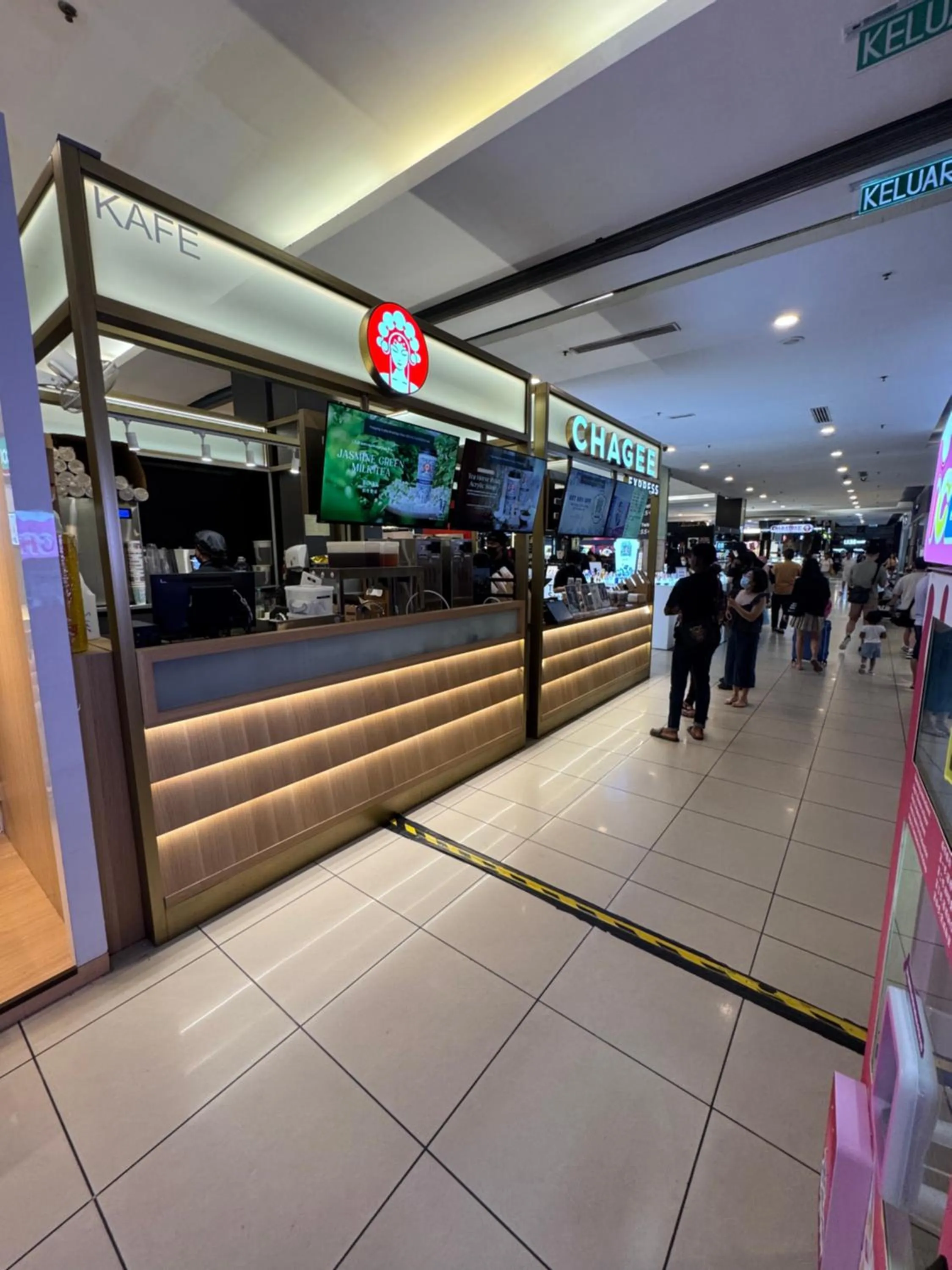 JB City Shopping Mall Apartment