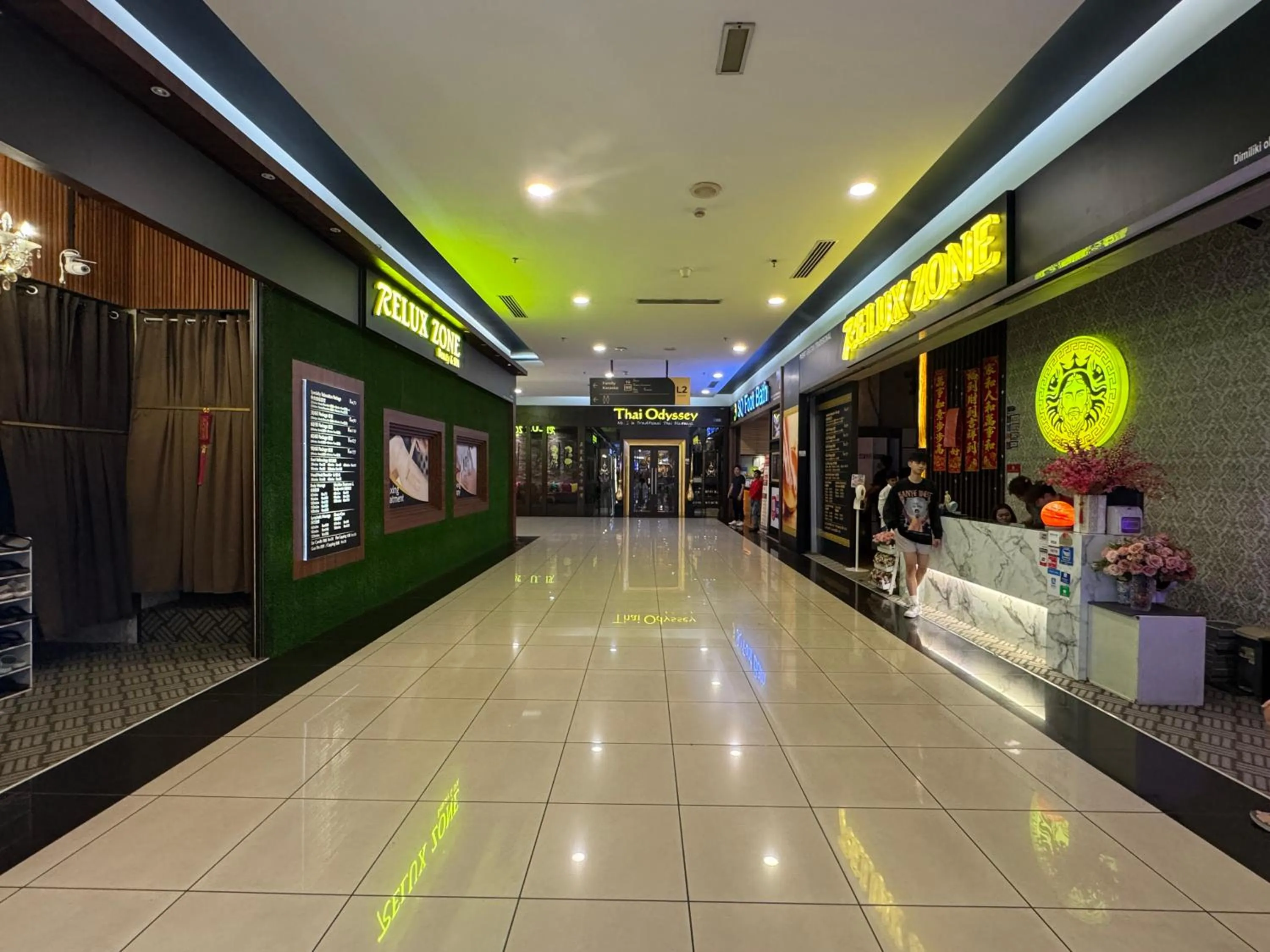 JB City Shopping Mall Apartment