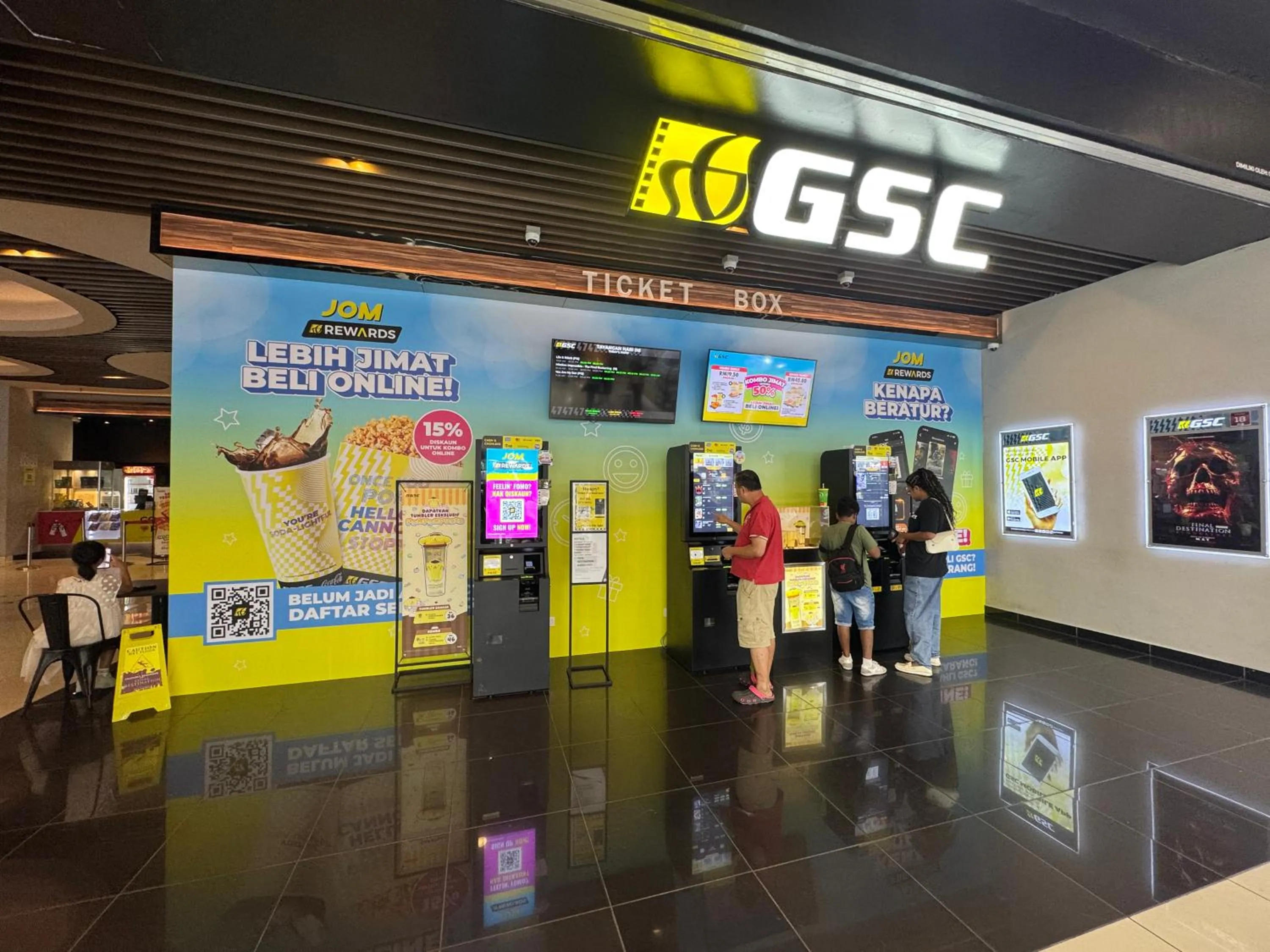 JB City Shopping Mall Apartment