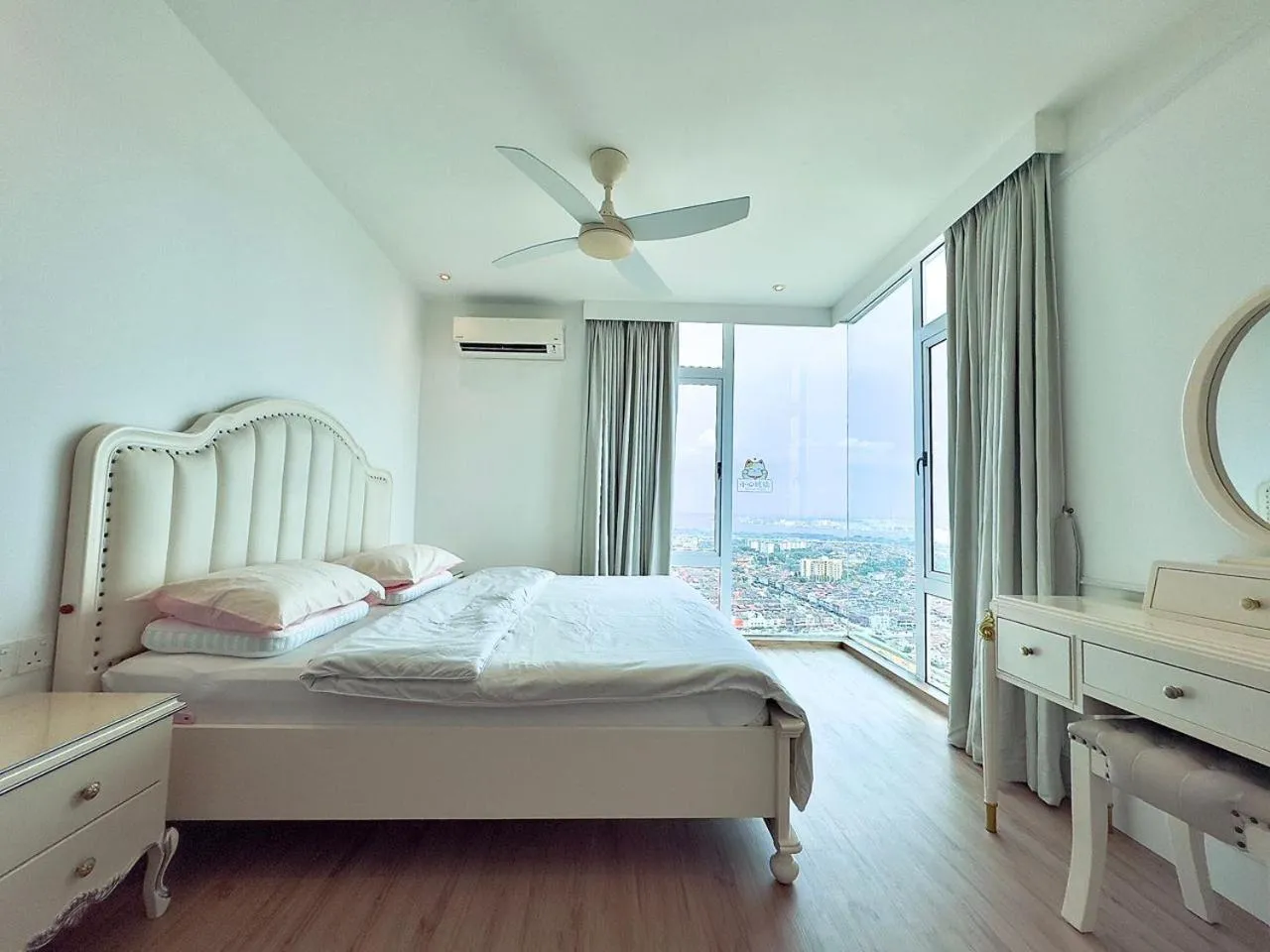 Bed in JB City Shopping Mall Apartment