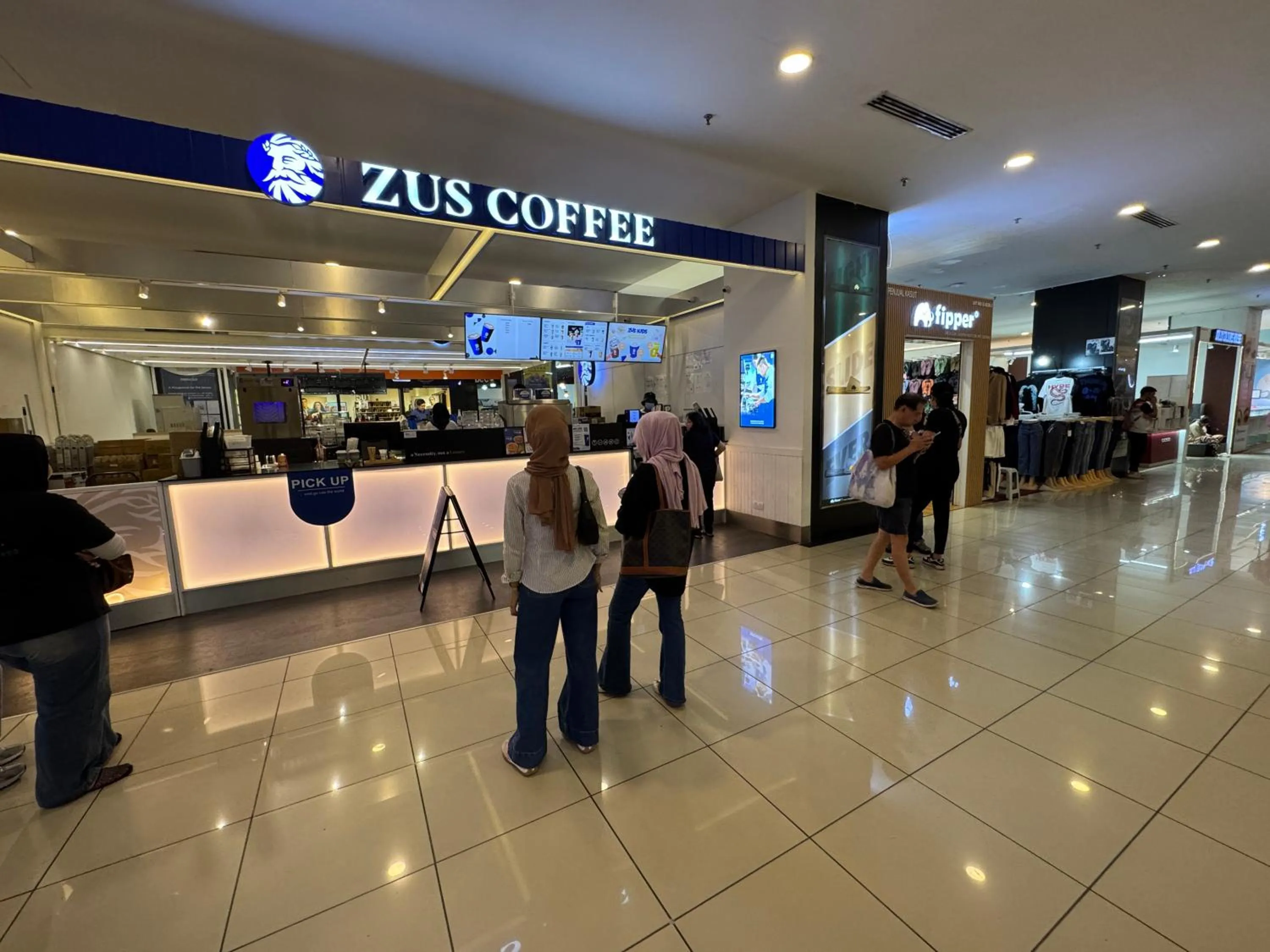 JB City Shopping Mall Apartment