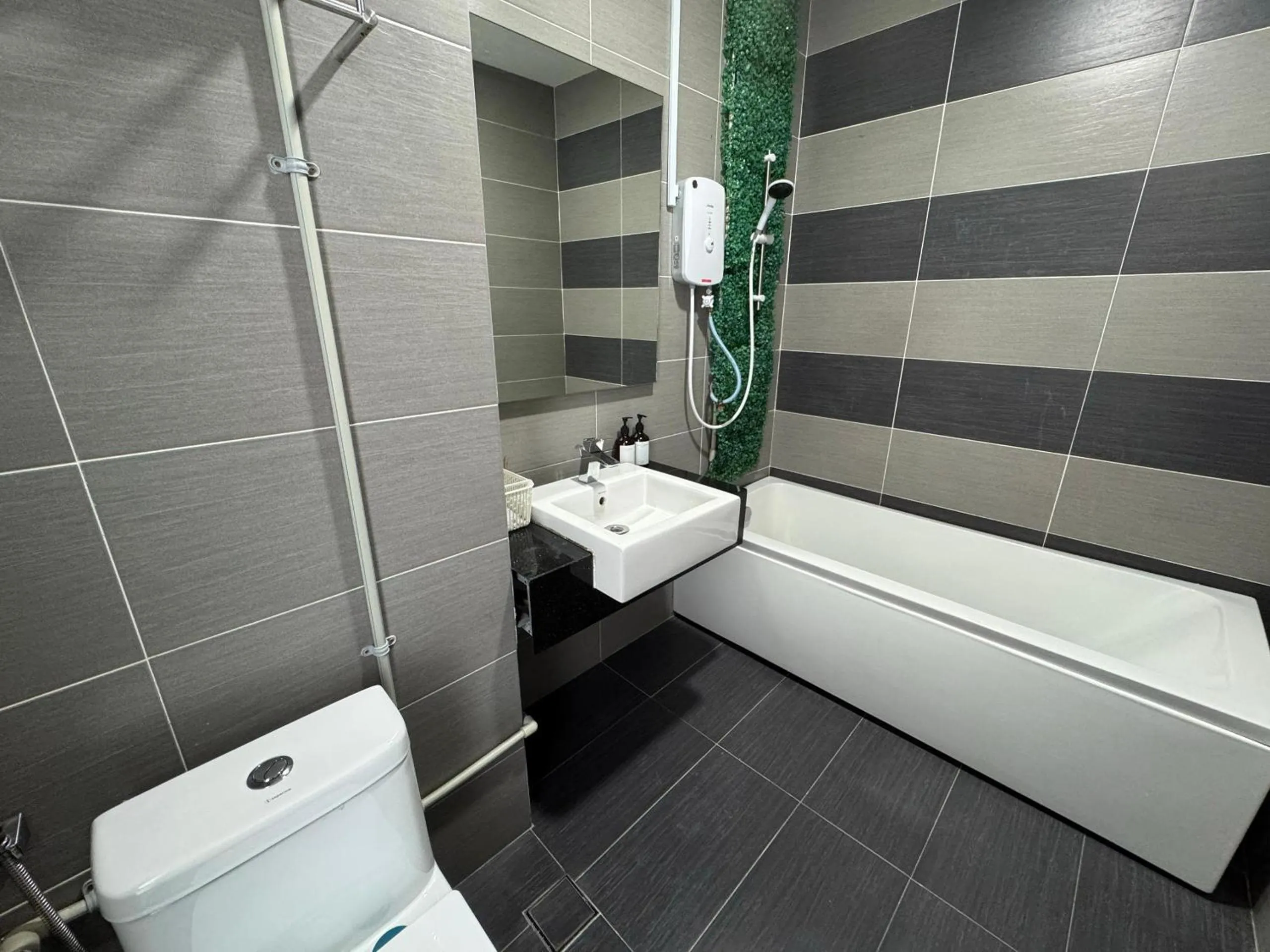 JB City Shopping Mall Apartment