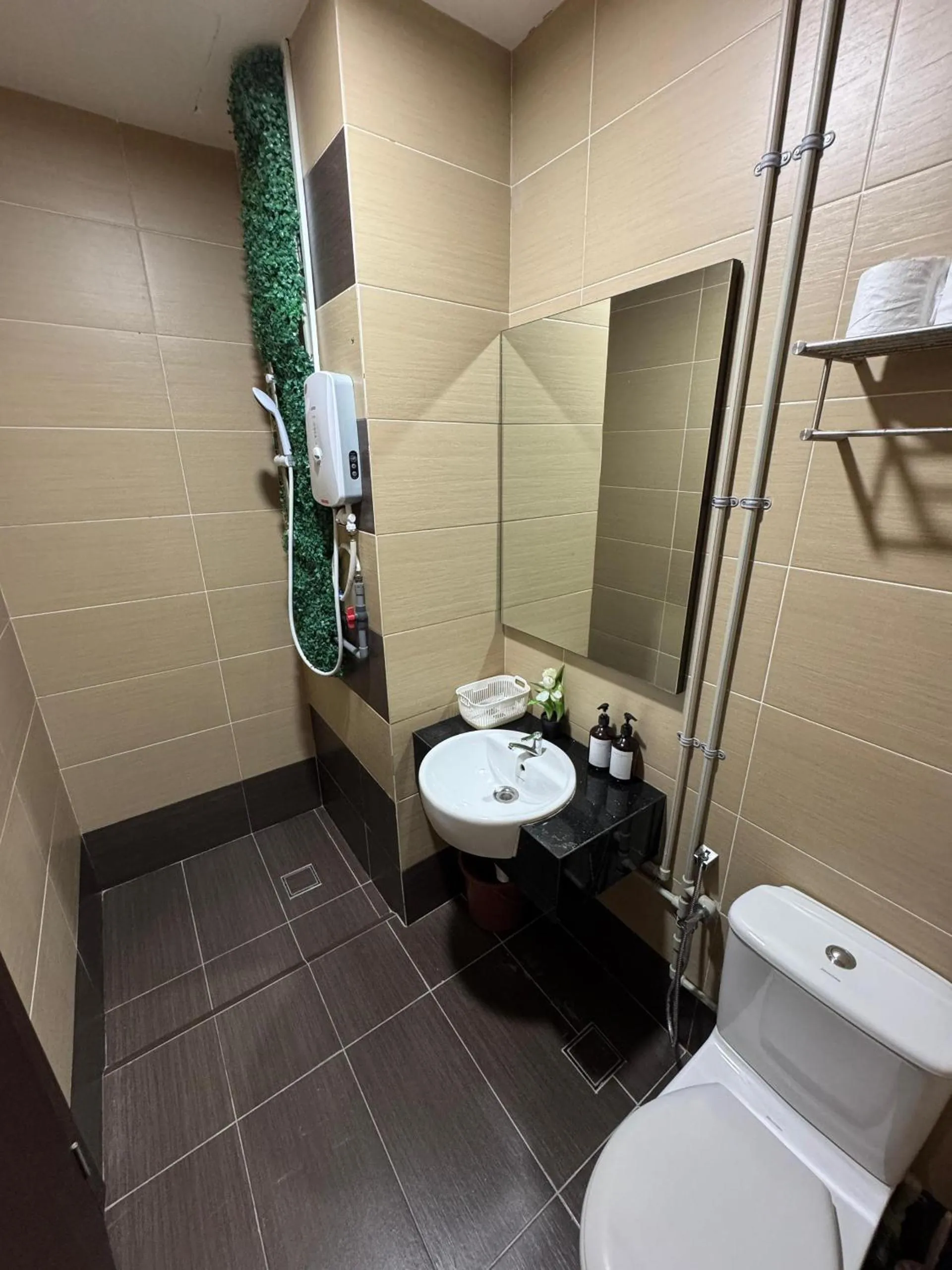 JB City Shopping Mall Apartment