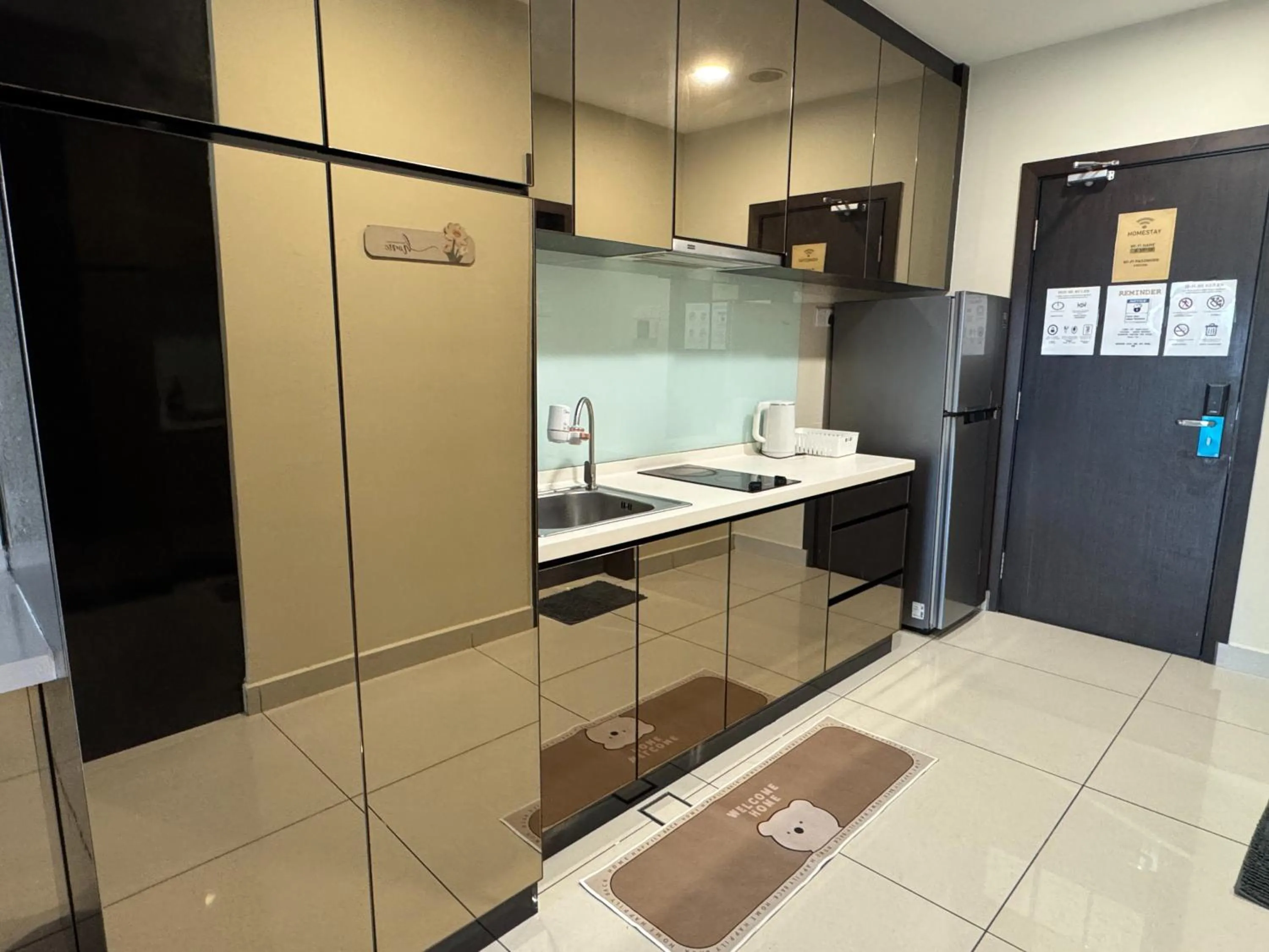 JB City Shopping Mall Apartment