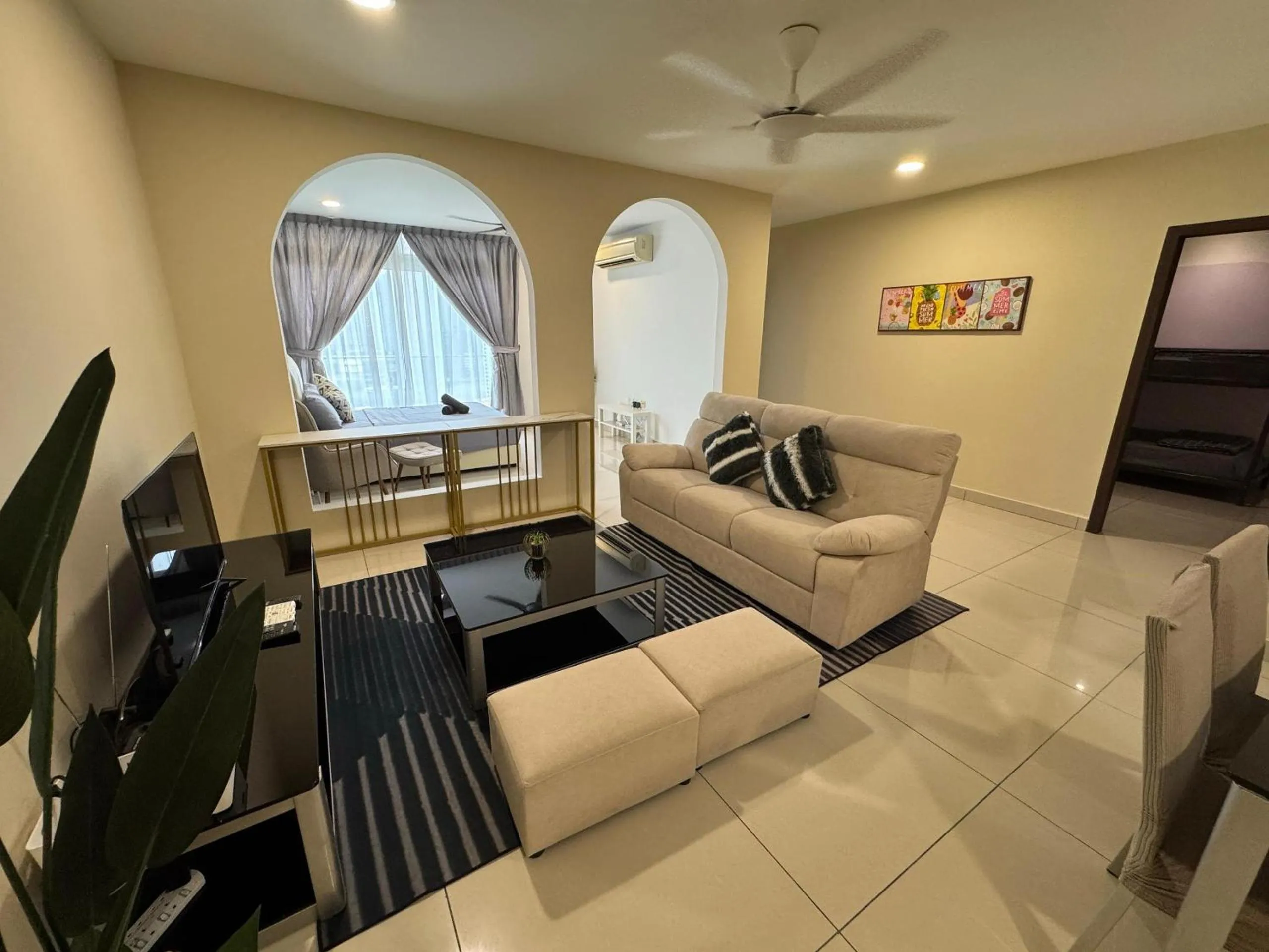 JB City Shopping Mall Apartment