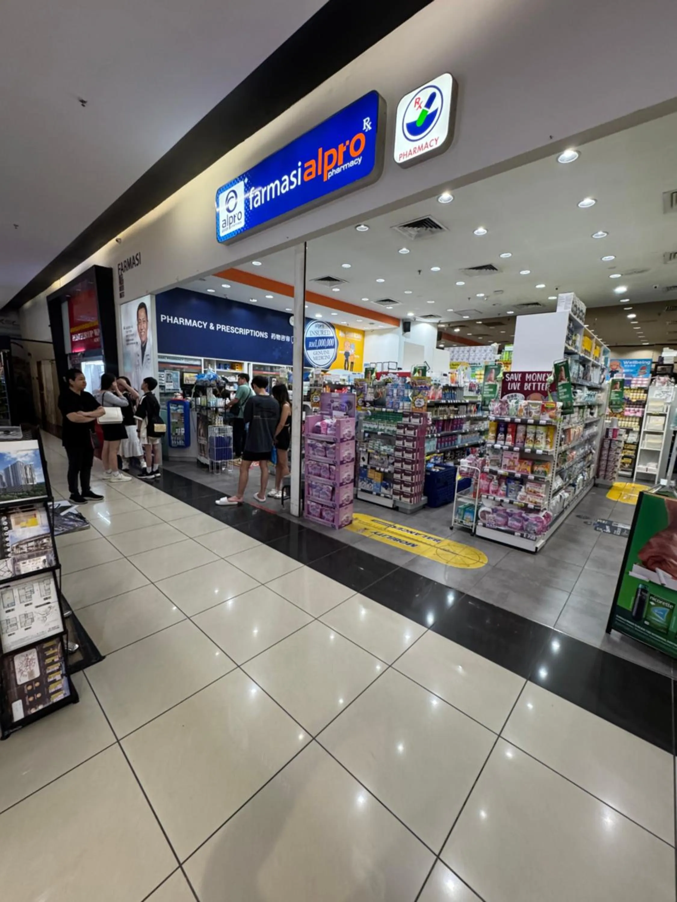 JB City Shopping Mall Apartment