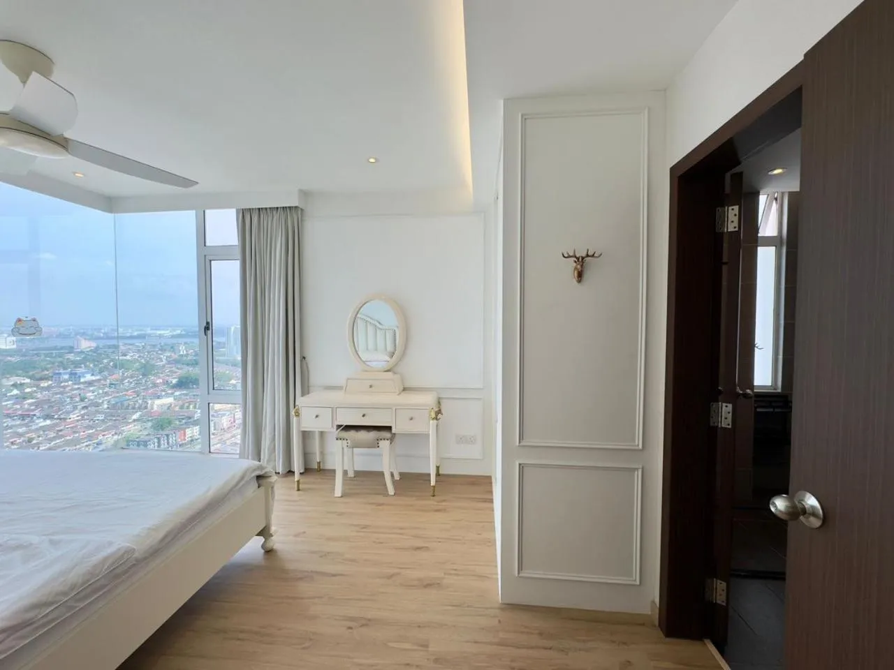 Bed in JB City Shopping Mall Apartment