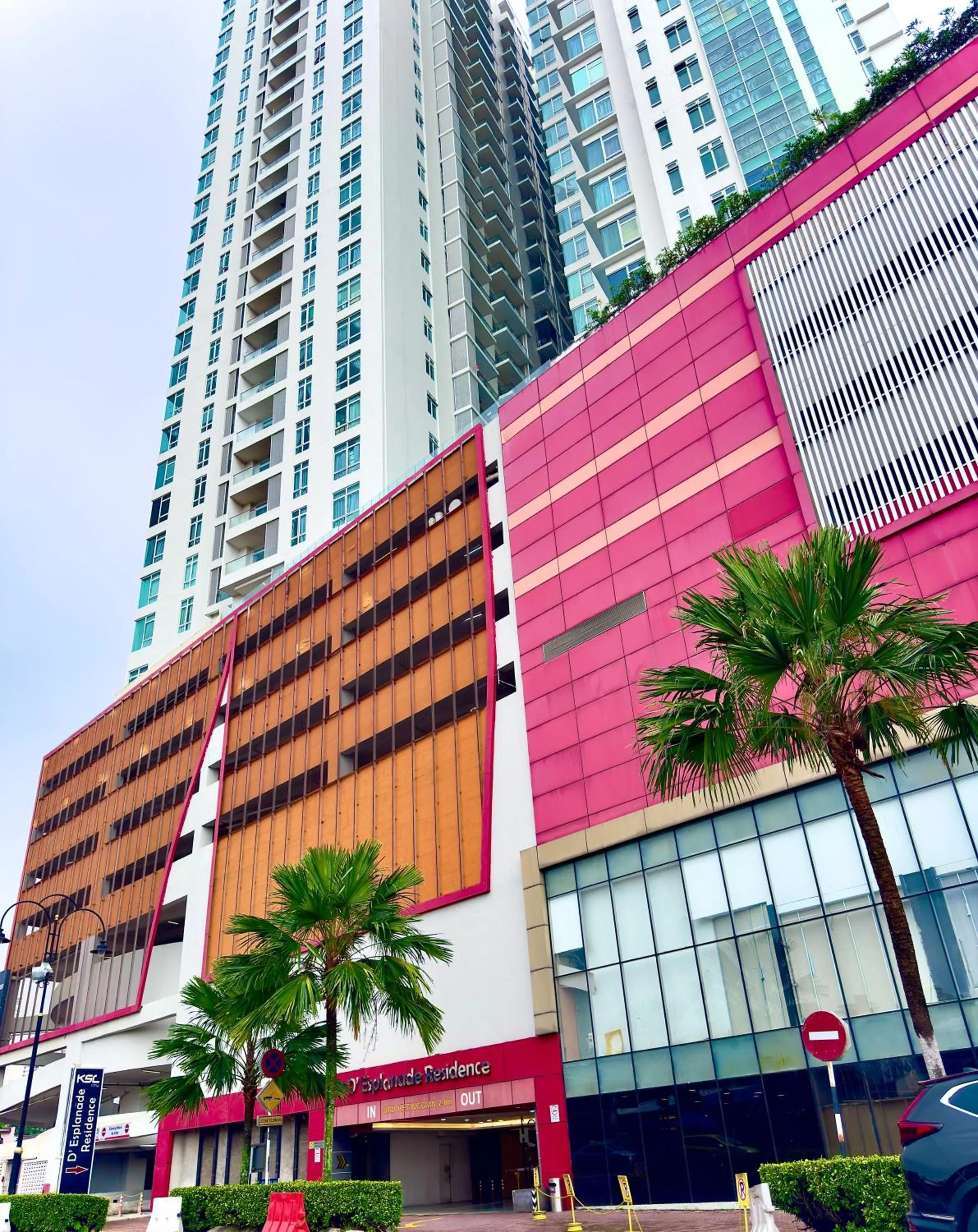 JB City Shopping Mall Apartment