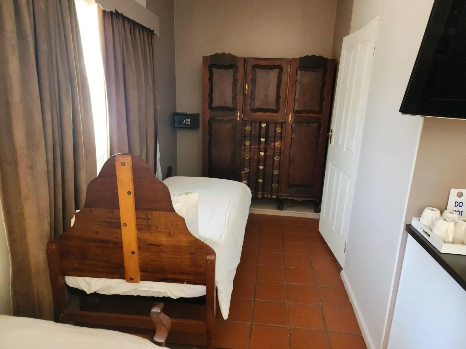 Bed in Okiep Country Hotel