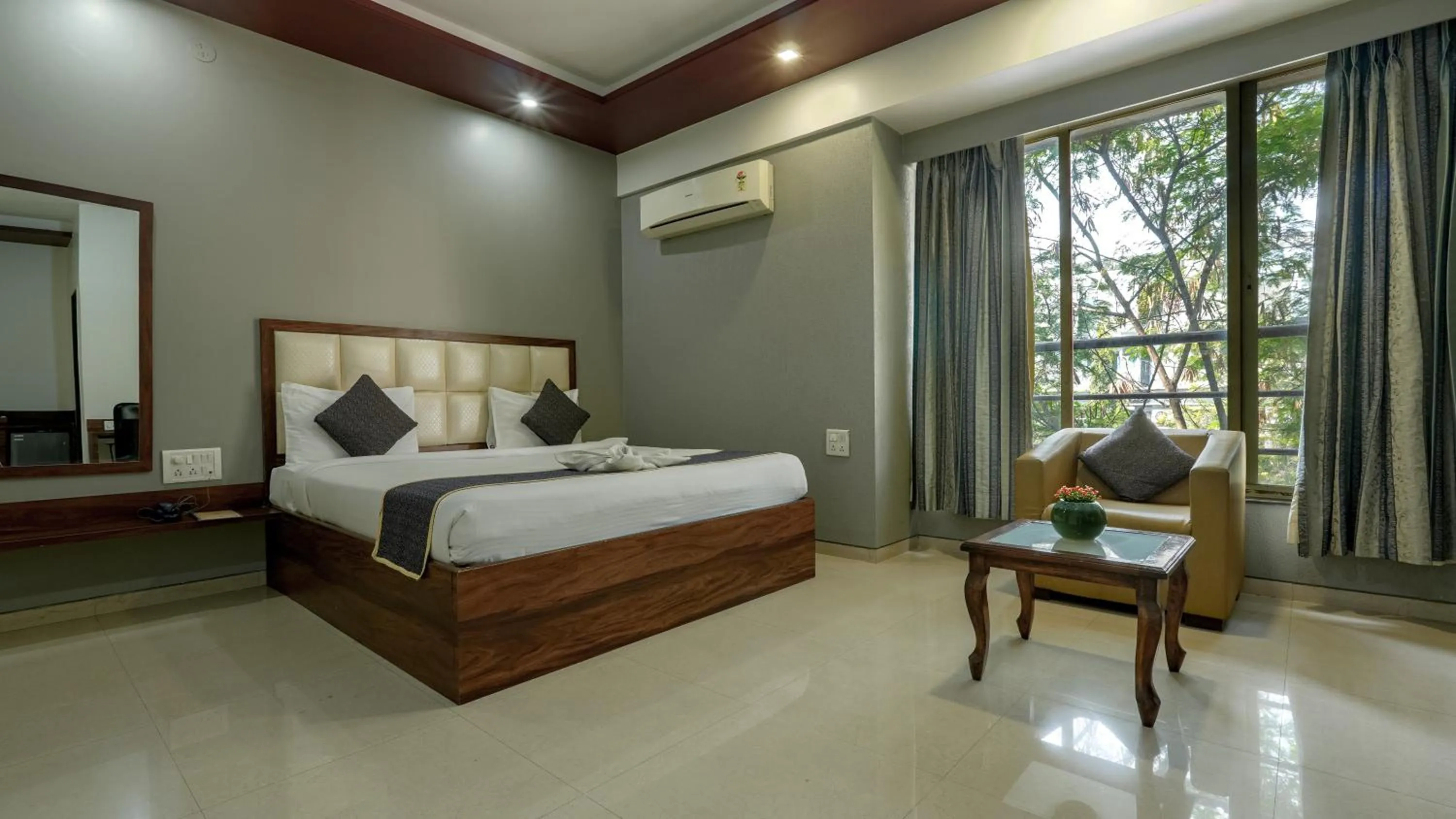 Bed in Magnus Vosiv Suites Kalyani Nagar