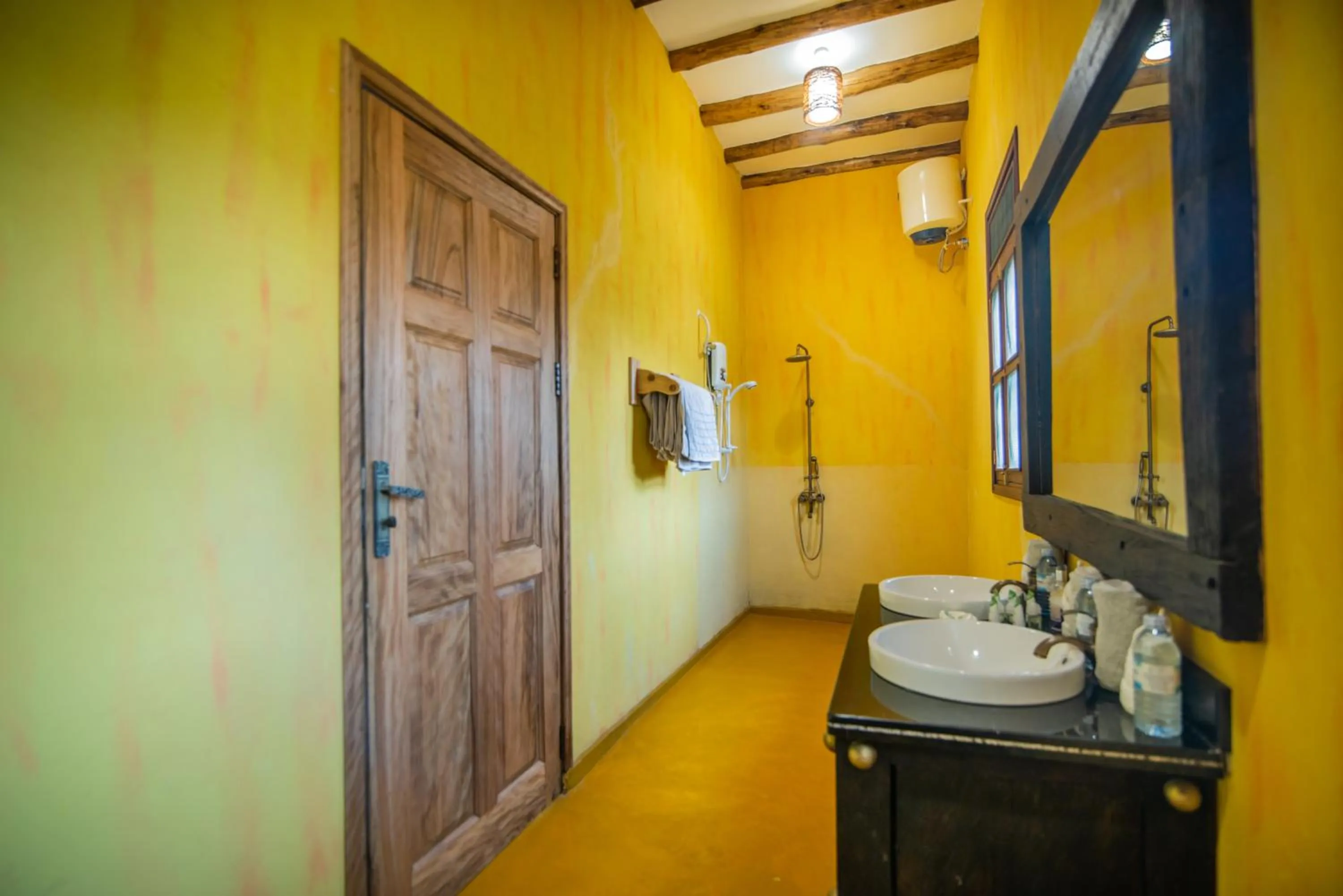 Shower in Buffalo Safari Lodge
