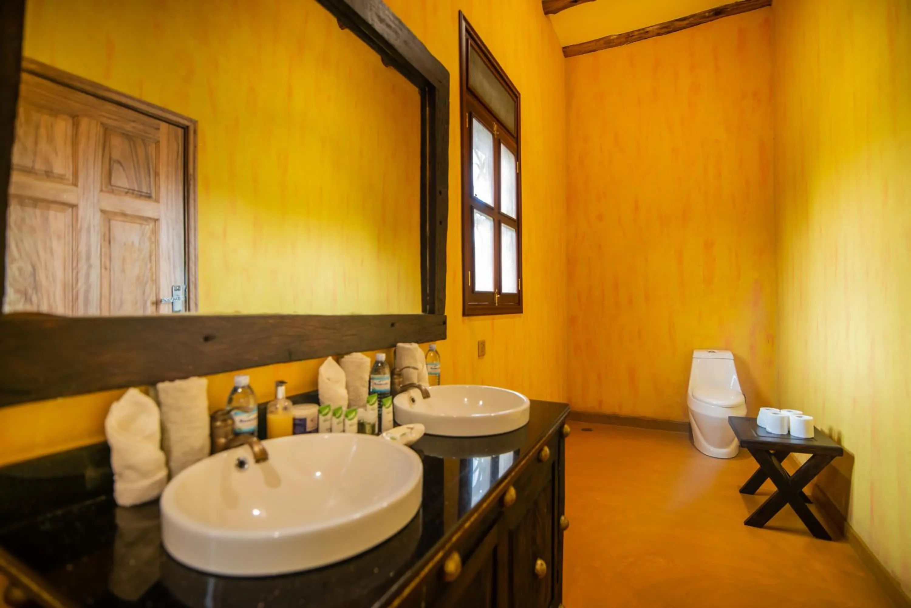 Toilet in Buffalo Safari Lodge