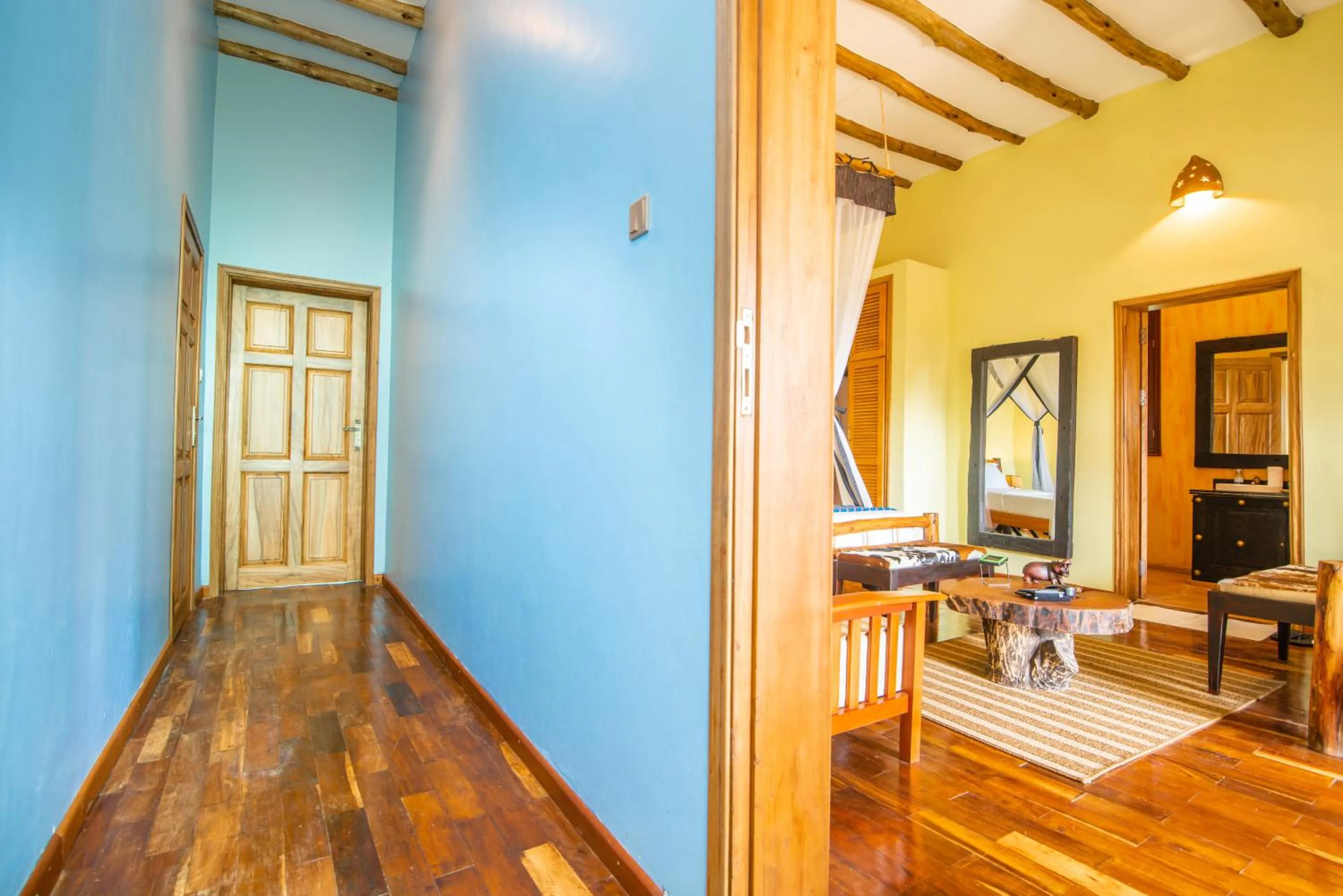 Family in Buffalo Safari Lodge