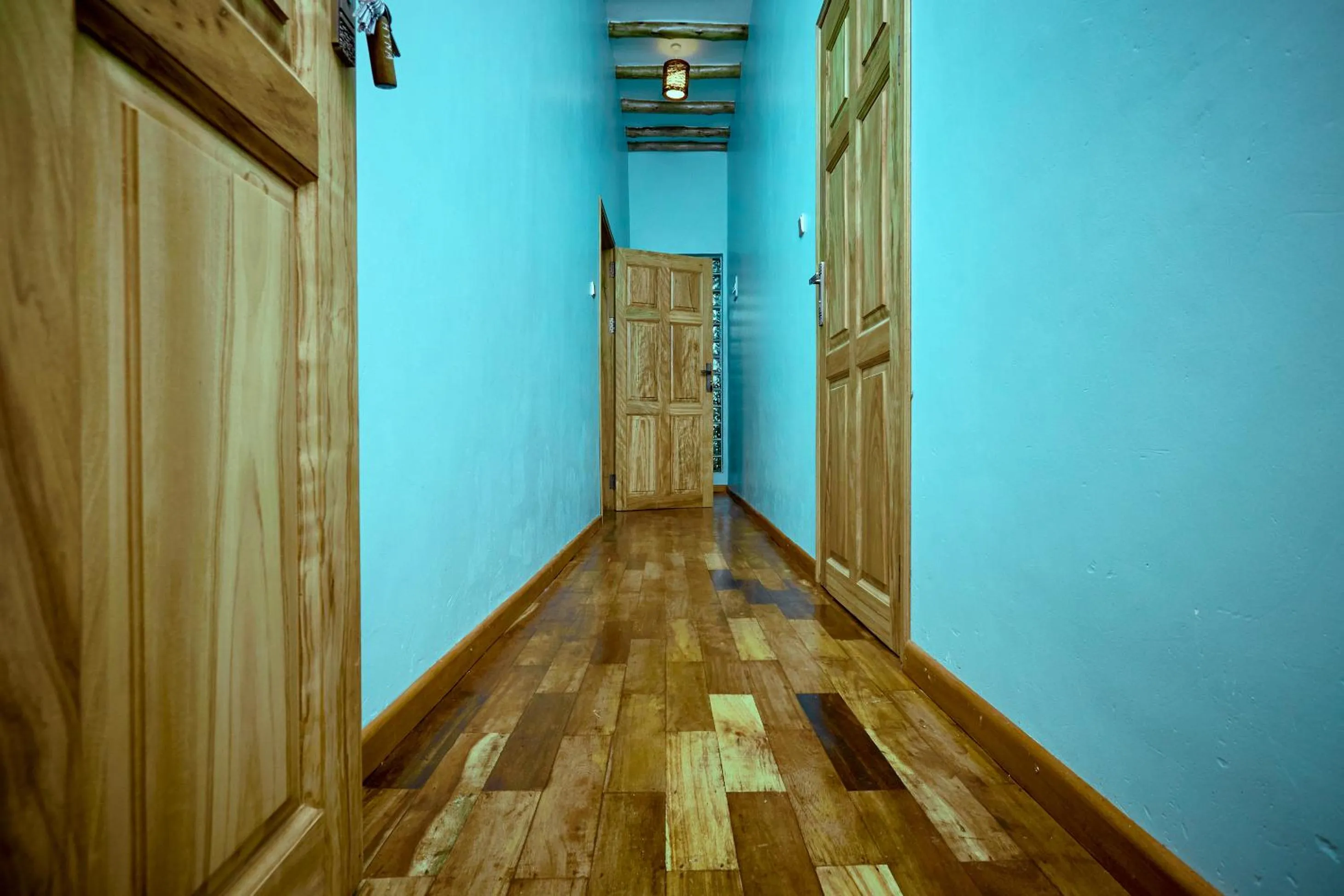 Family in Buffalo Safari Lodge