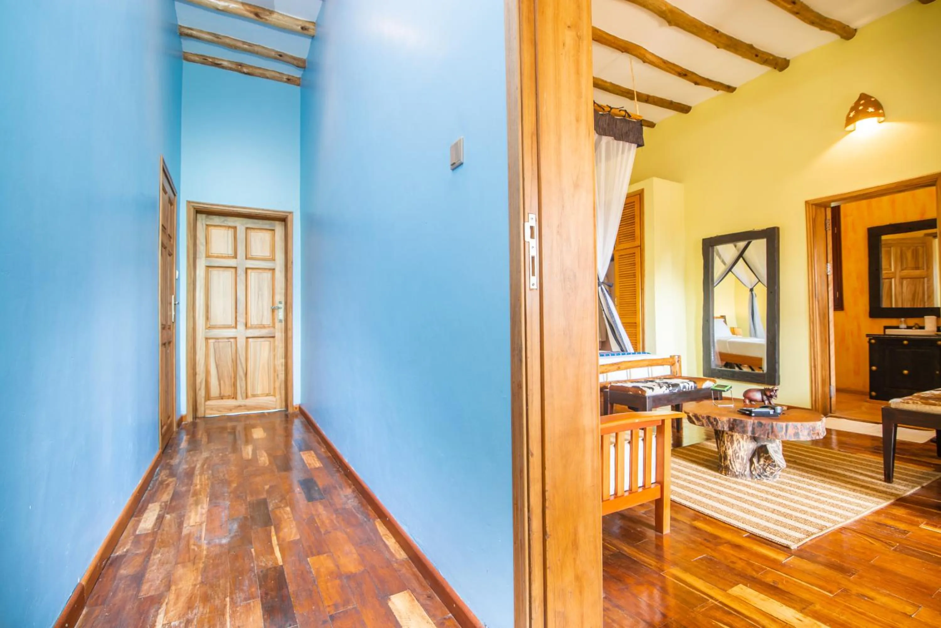 Family in Buffalo Safari Lodge