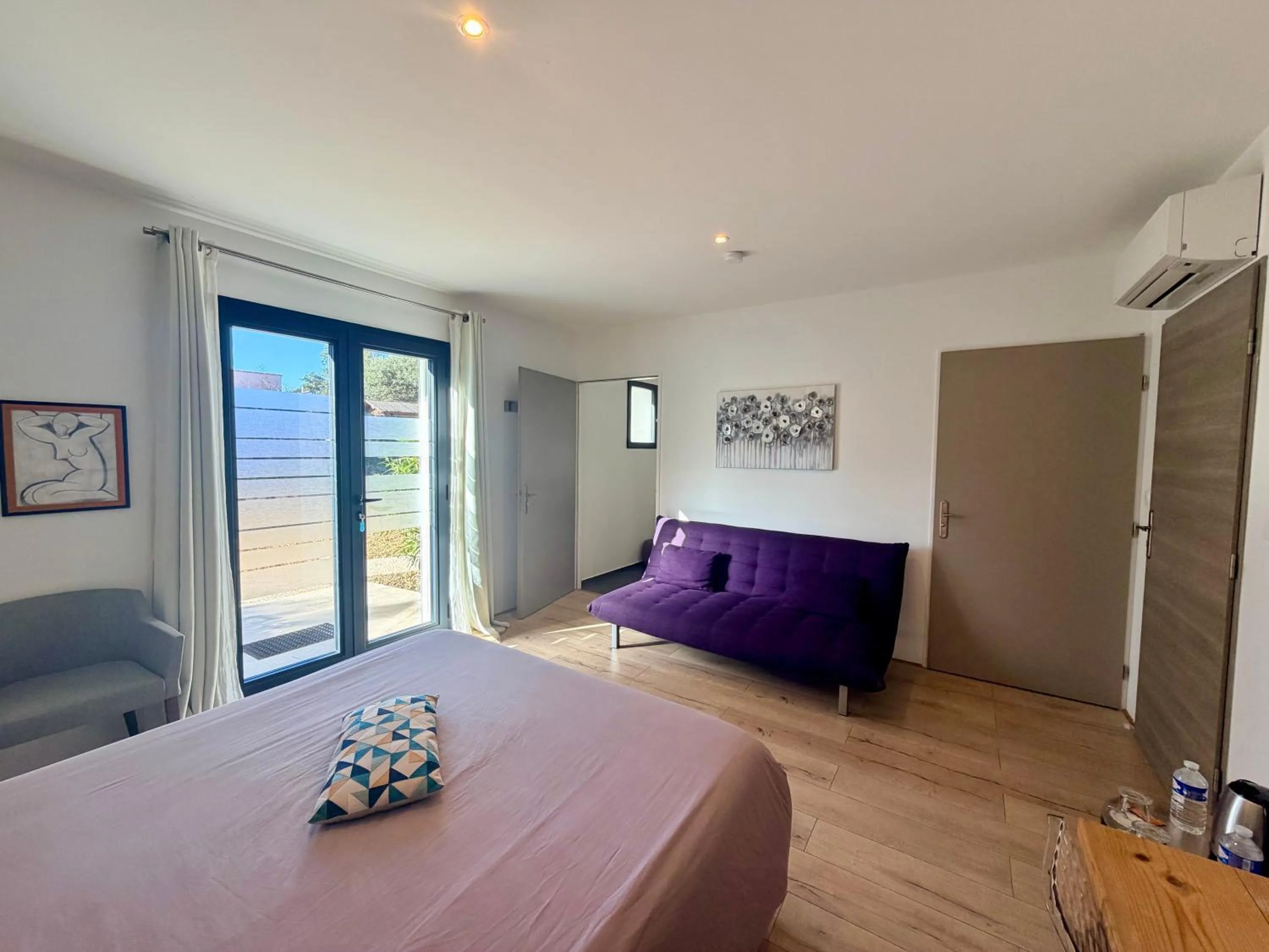 Bed in CARPE DIEM Résidence Hôtelière